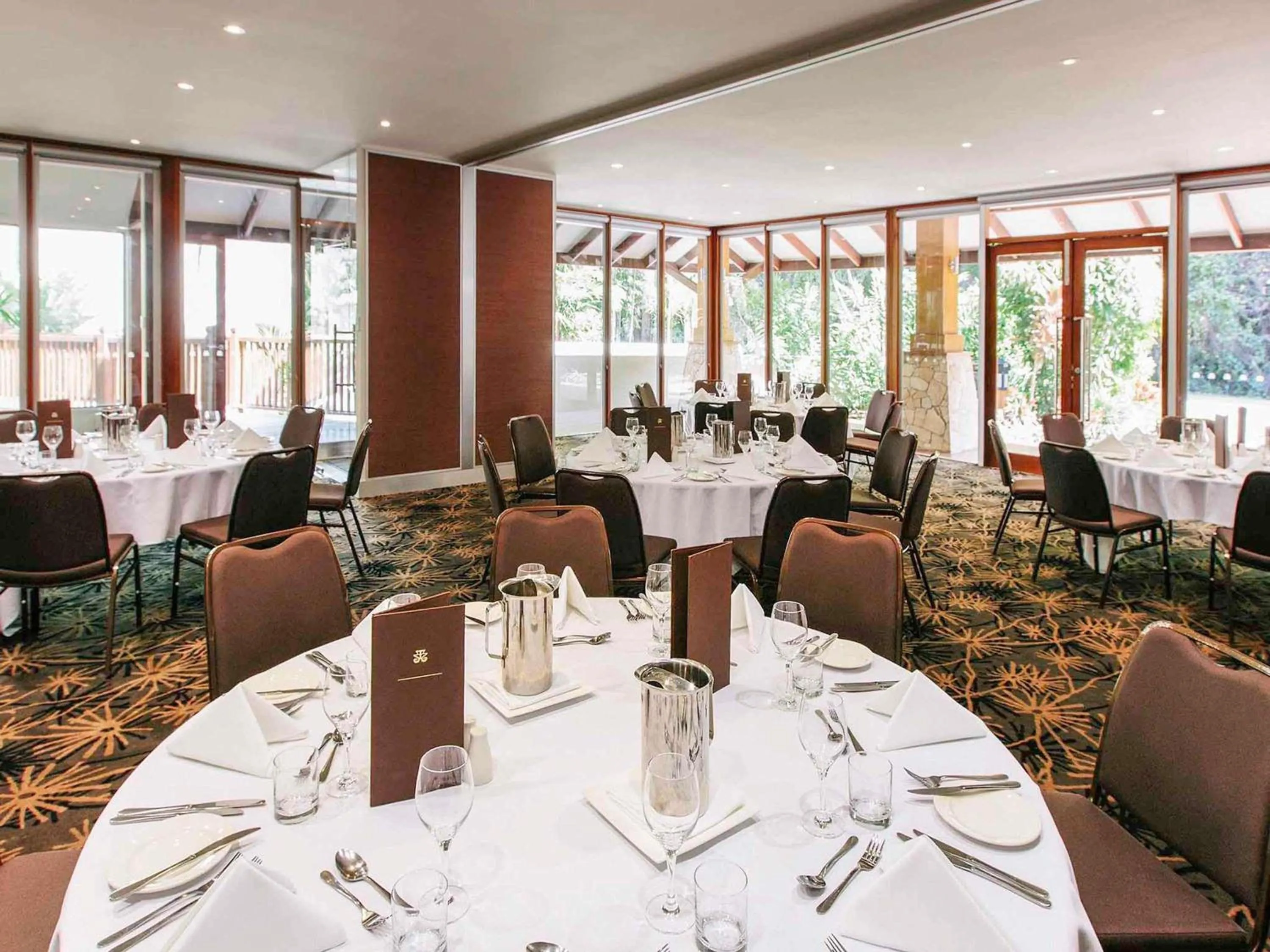 Meeting/conference room in Pullman Palm Cove Sea Temple Resort & Spa