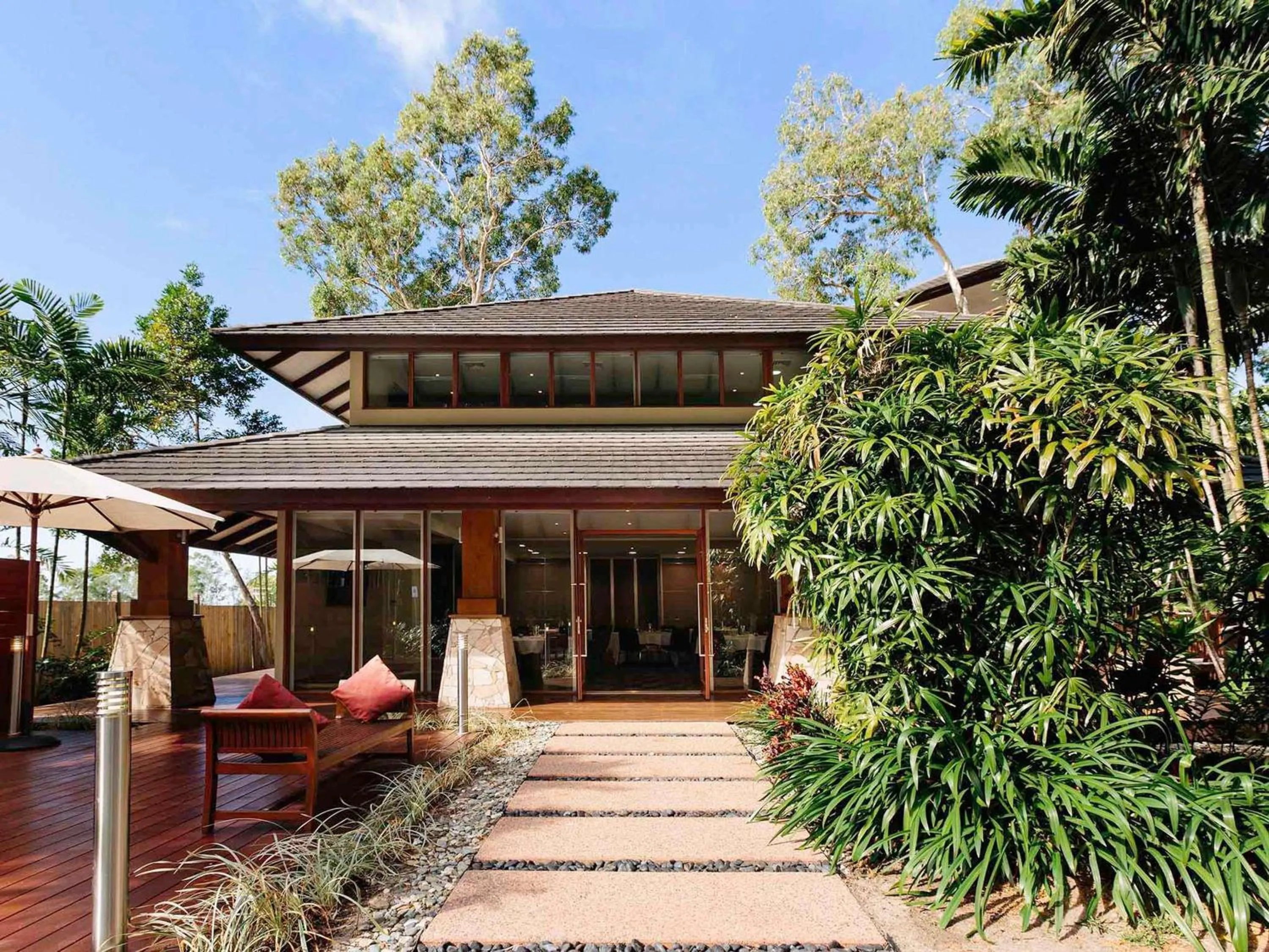 Meeting/conference room in Pullman Palm Cove Sea Temple Resort & Spa