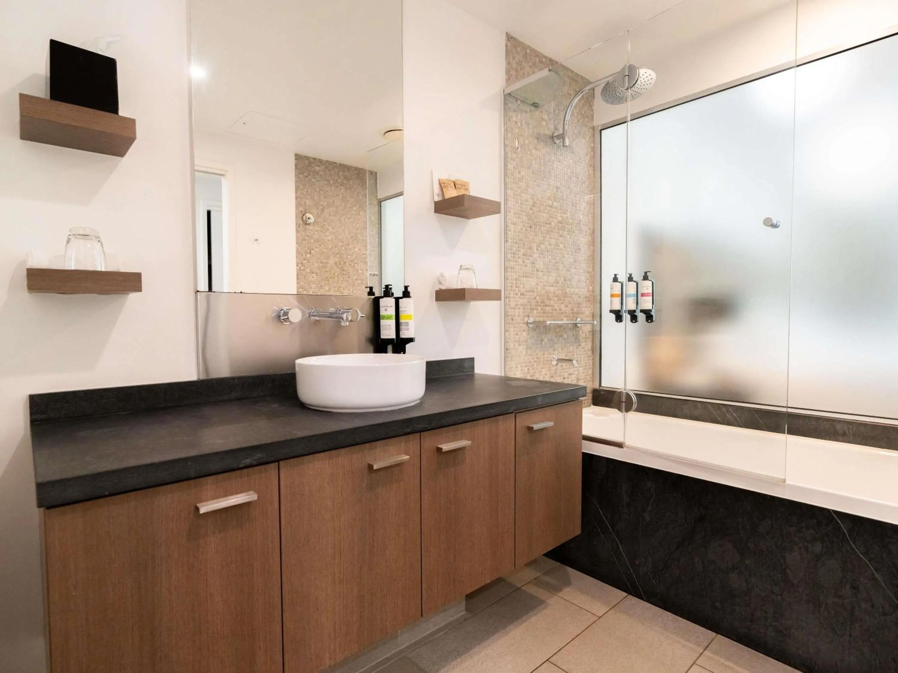 Bedroom in Pullman Palm Cove Sea Temple Resort & Spa