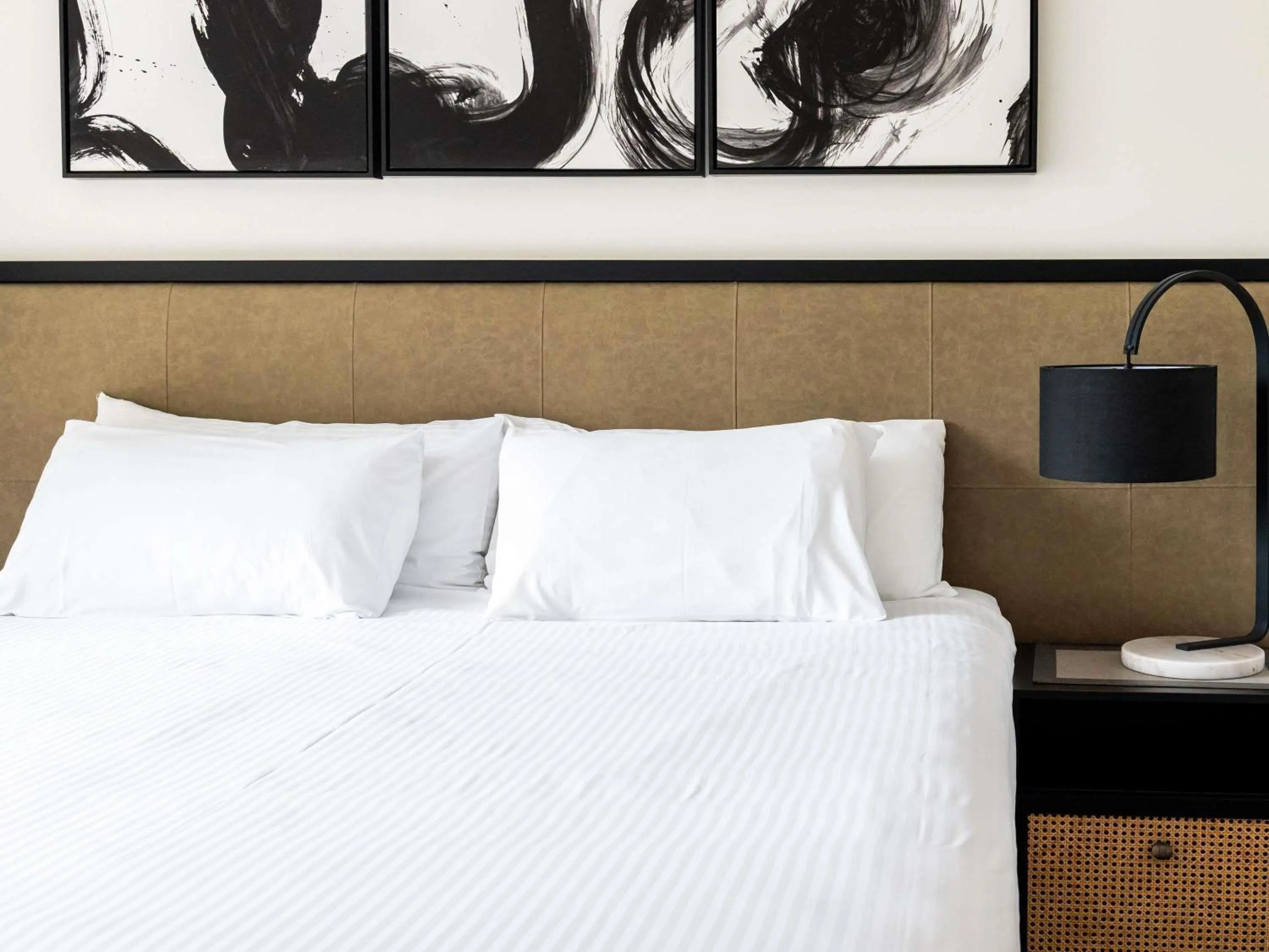 Bedroom, Bed in Pullman Palm Cove Sea Temple Resort & Spa