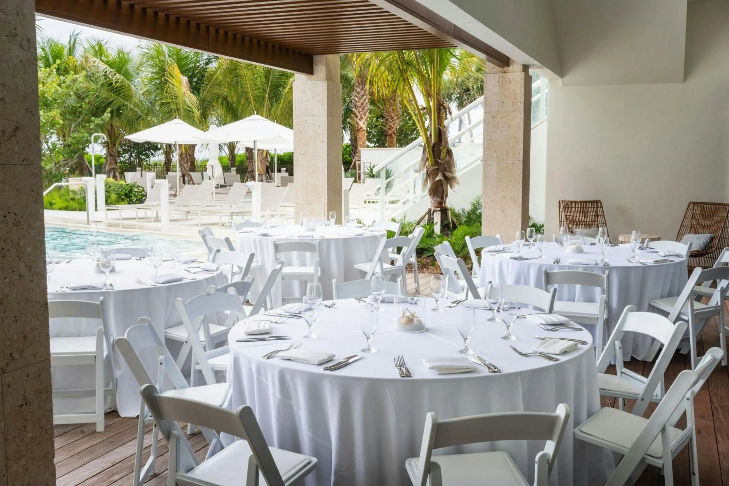 Swimming pool in Fort Lauderdale Marriott Pompano Beach Resort