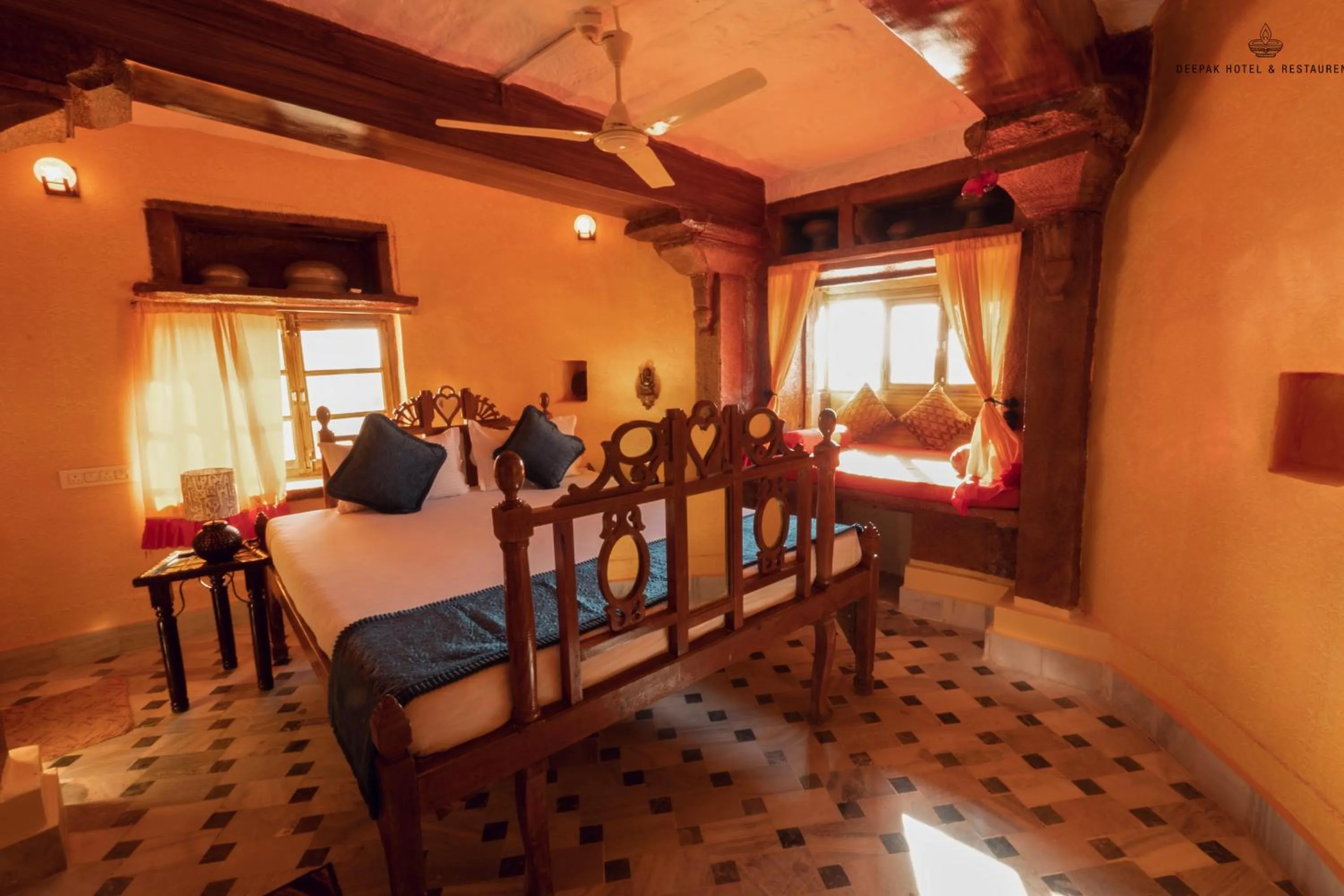 Deepak Hotel & Restaurant