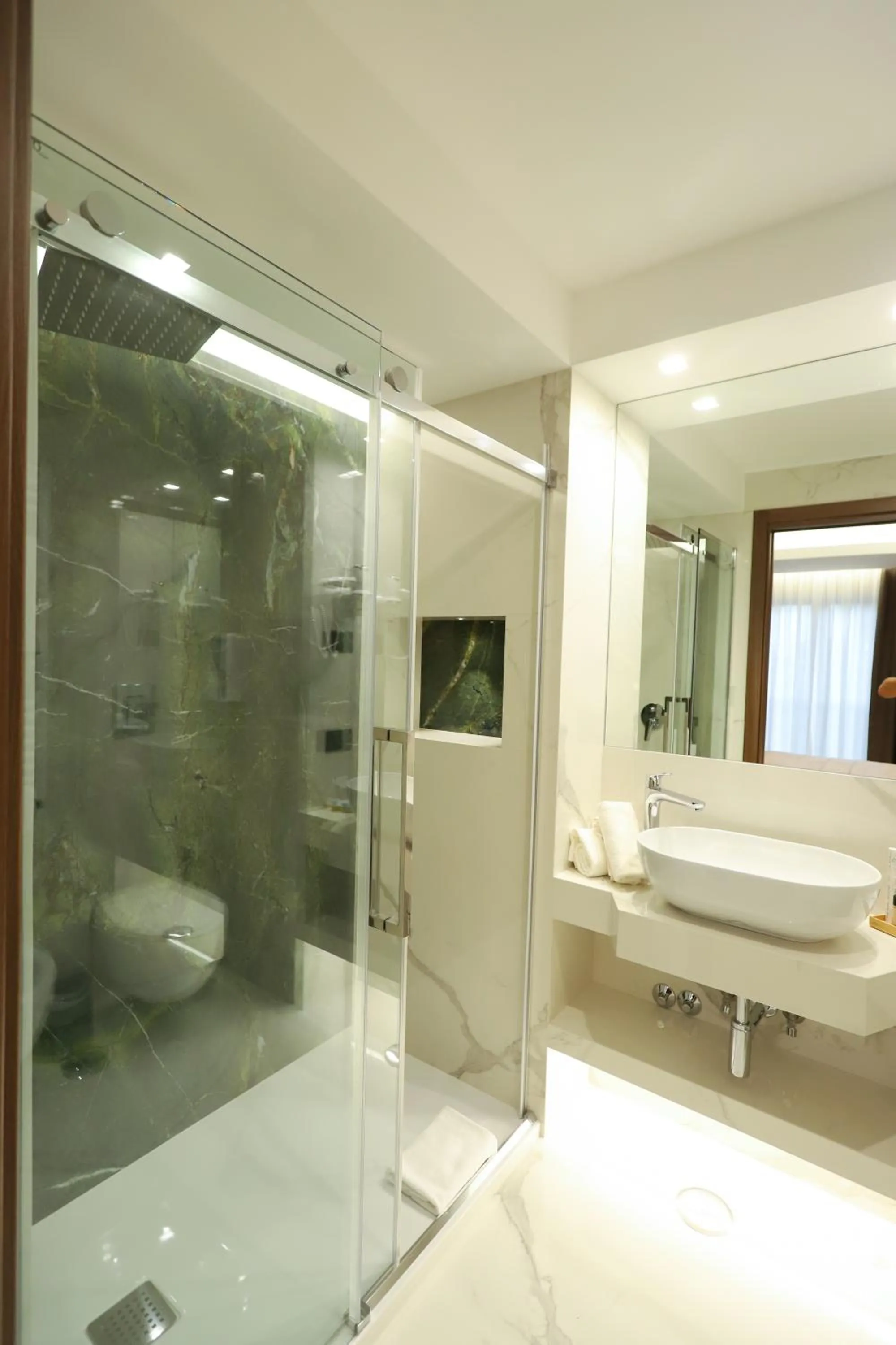 Shower in Hotel Bellavista