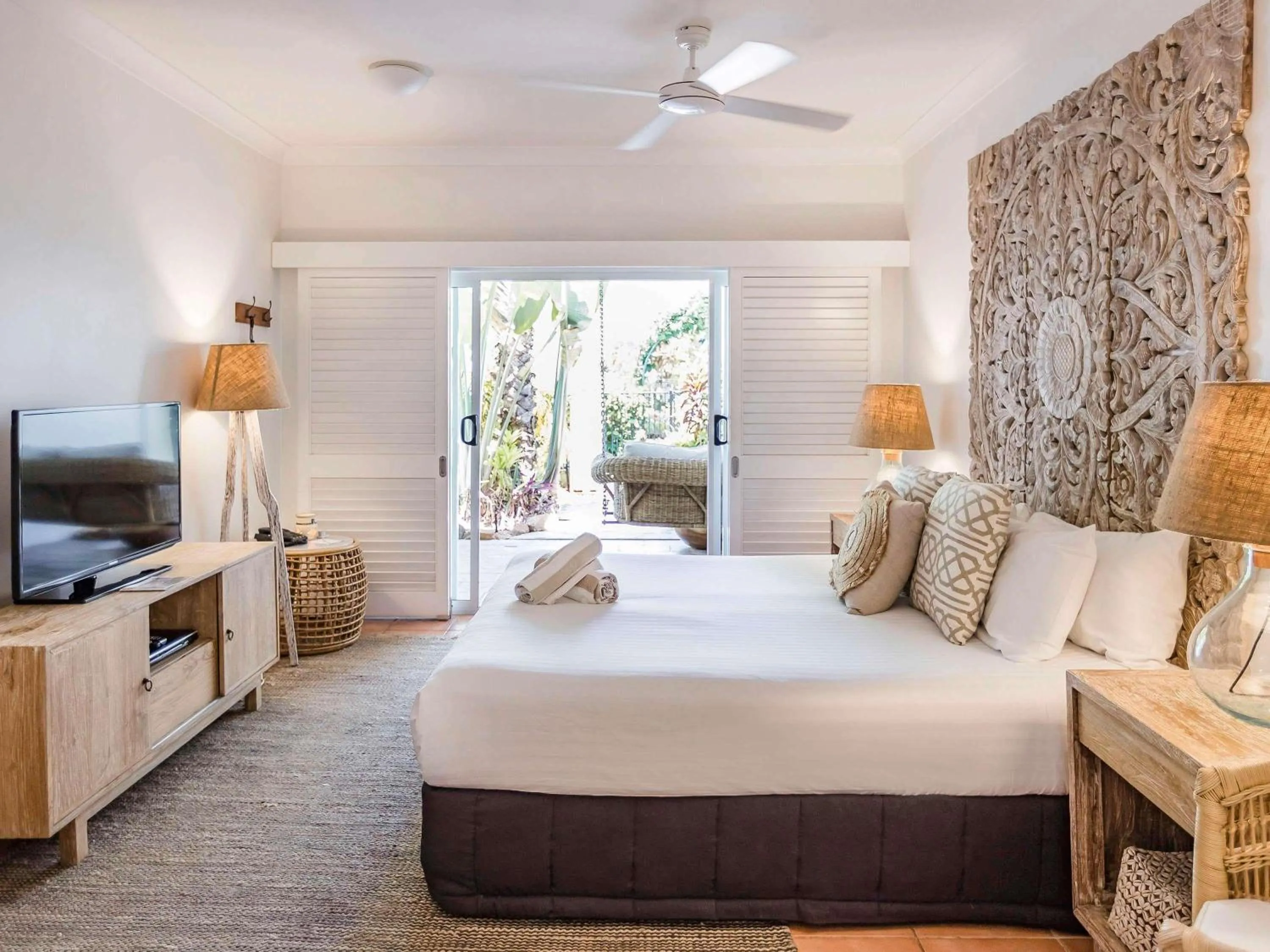 Bed in The Reef House Adults Retreat - Enjoy 28 Complimentary Inclusions