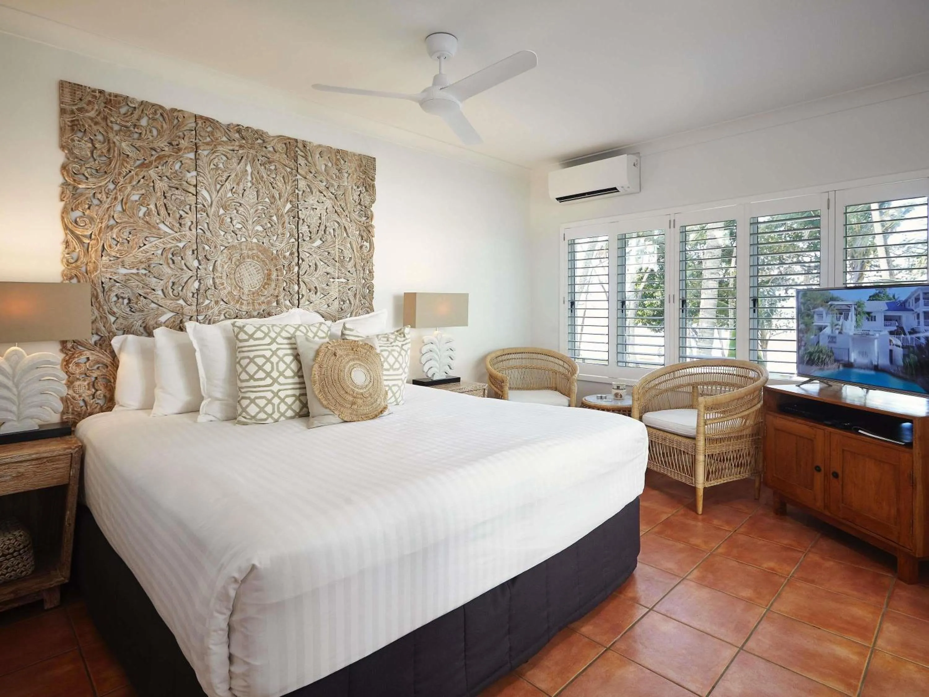 Bed in The Reef House Adults Retreat - Enjoy 28 Complimentary Inclusions