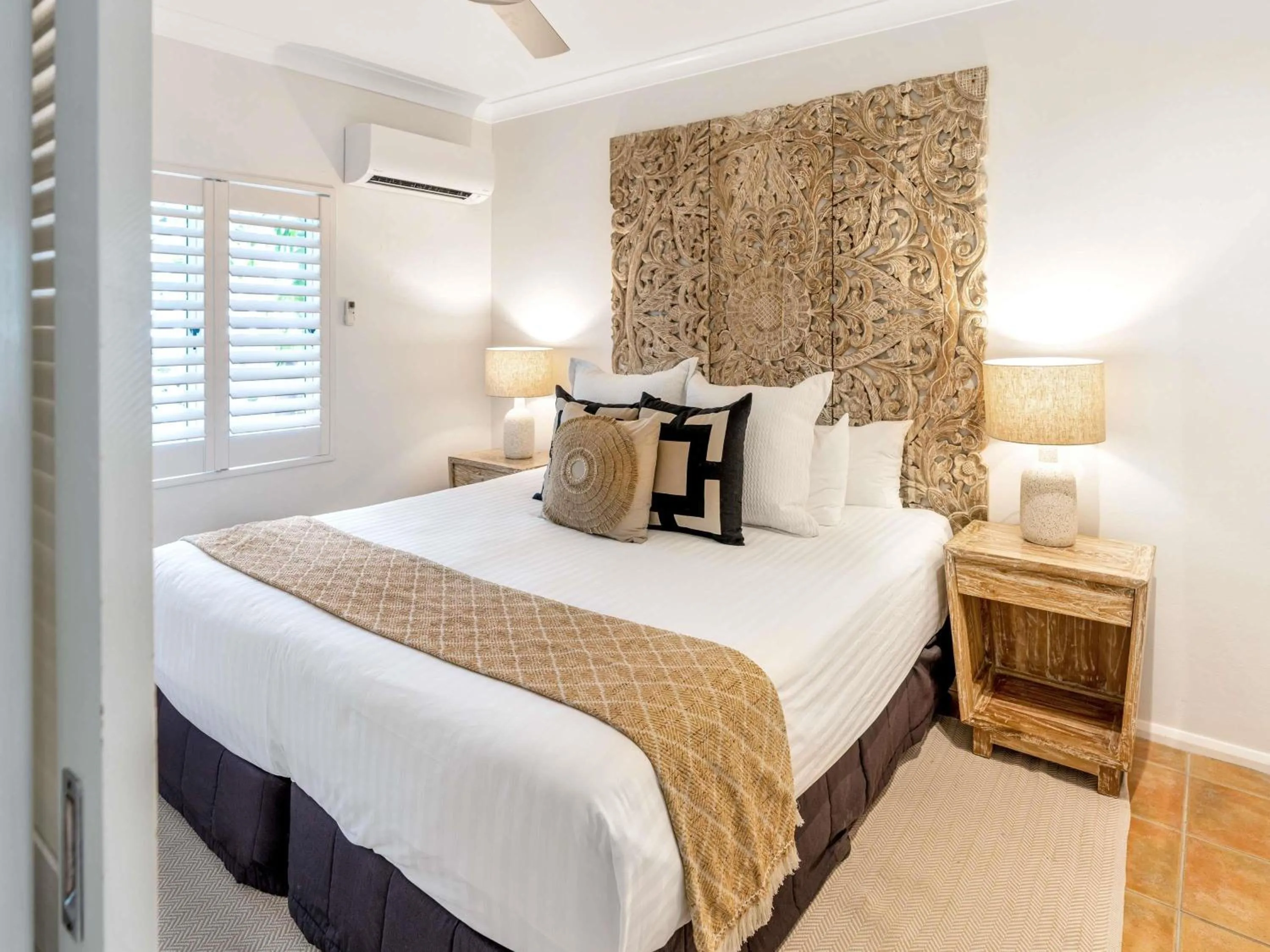 Bed in The Reef House Adults Retreat - Enjoy 28 Complimentary Inclusions