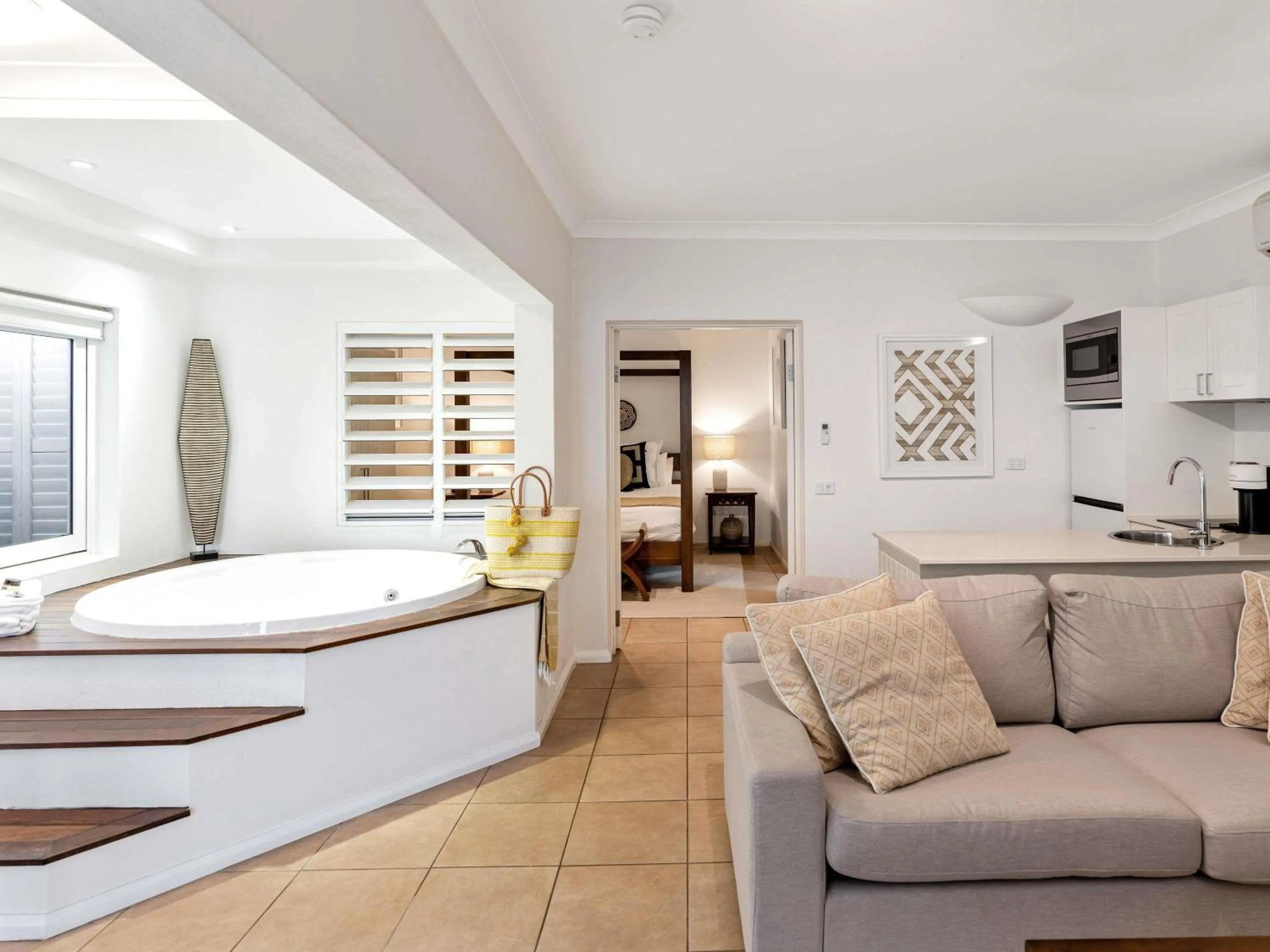Bed in The Reef House Adults Retreat - Enjoy 28 Complimentary Inclusions