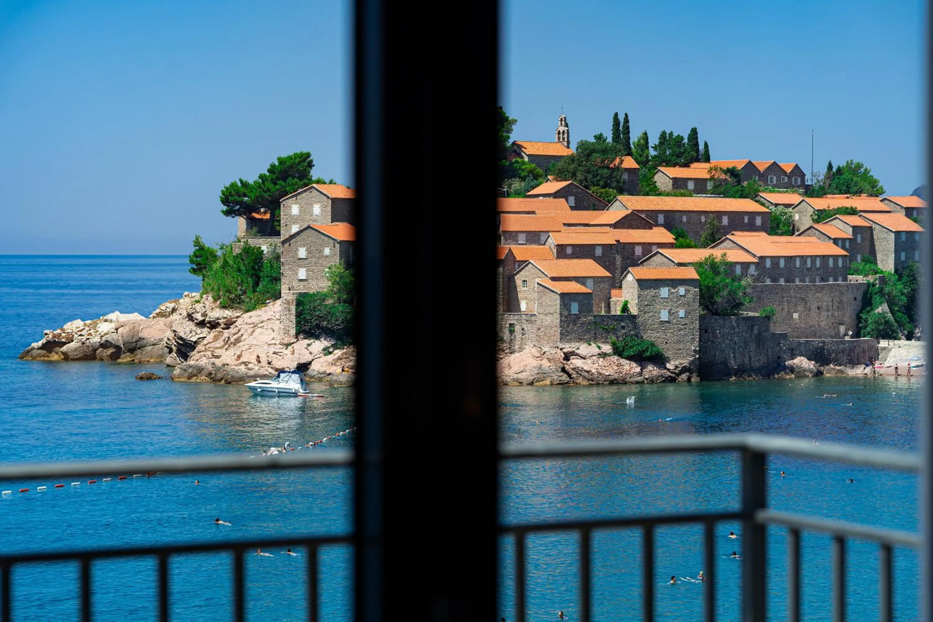 Sea view in Hotel California by Aycon