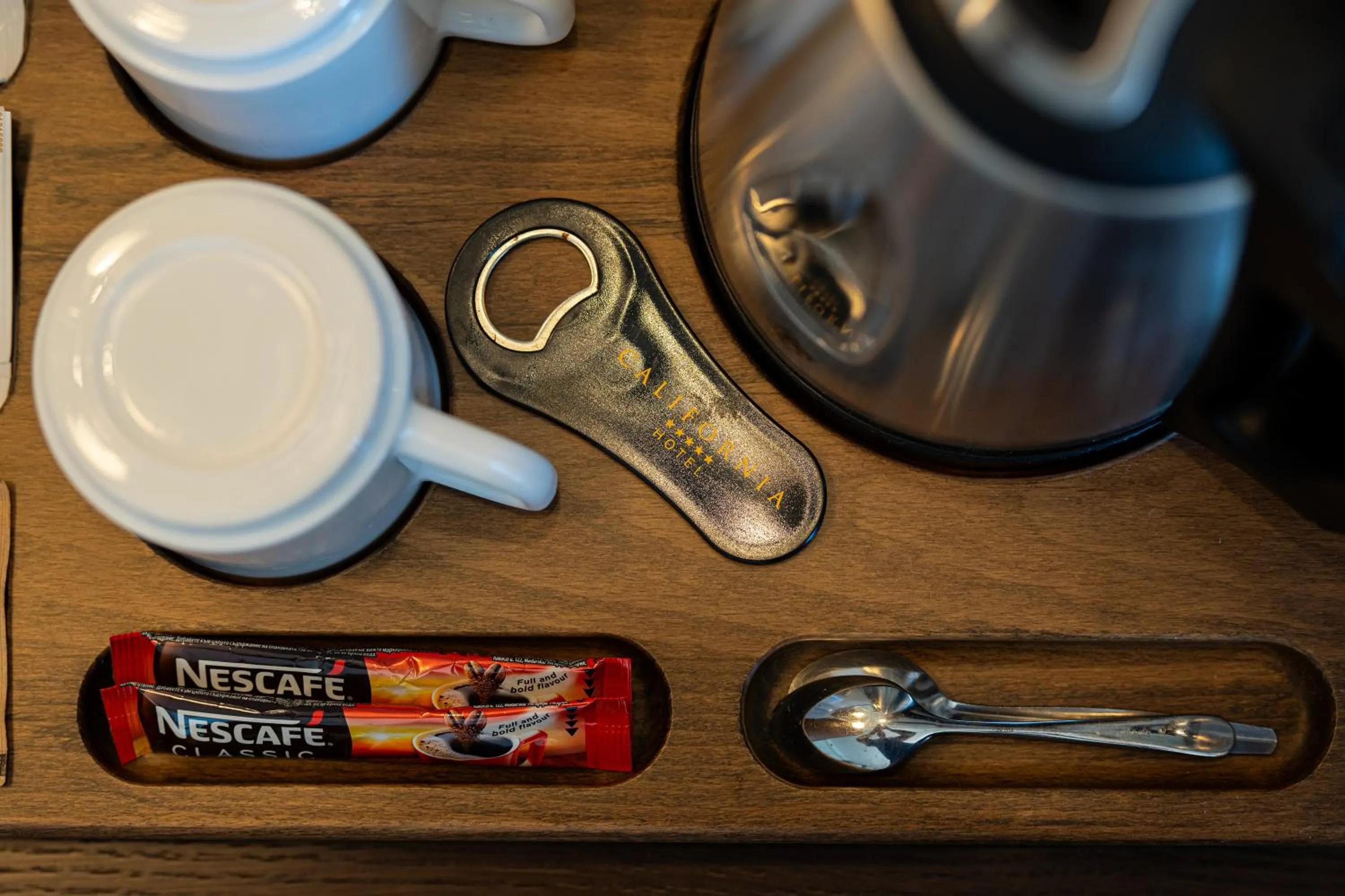 Coffee/tea facilities in Hotel California by Aycon