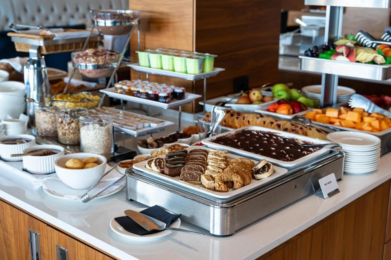 Breakfast in Hotel California by Aycon