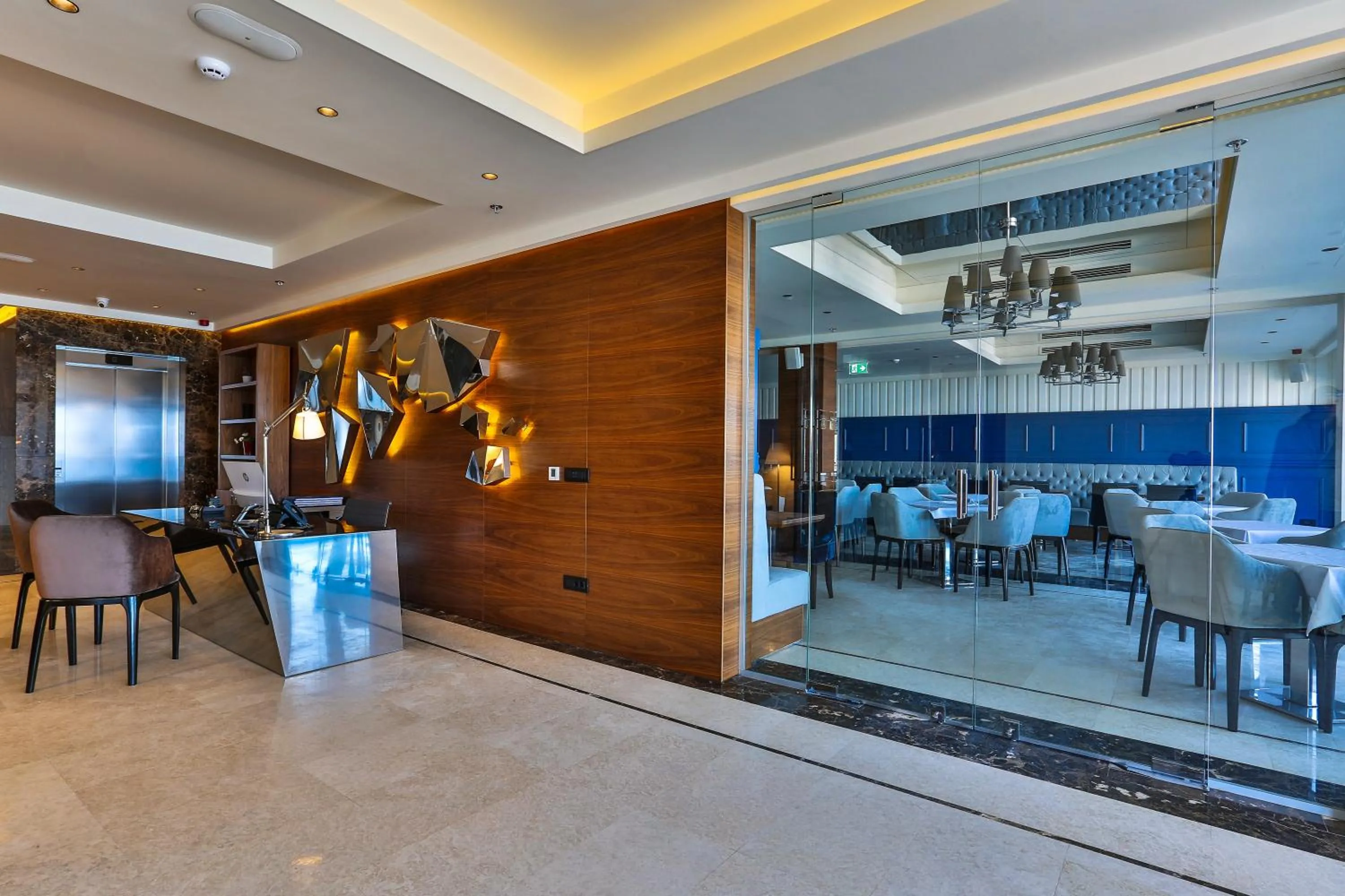 Restaurant/places to eat in Hotel California by Aycon