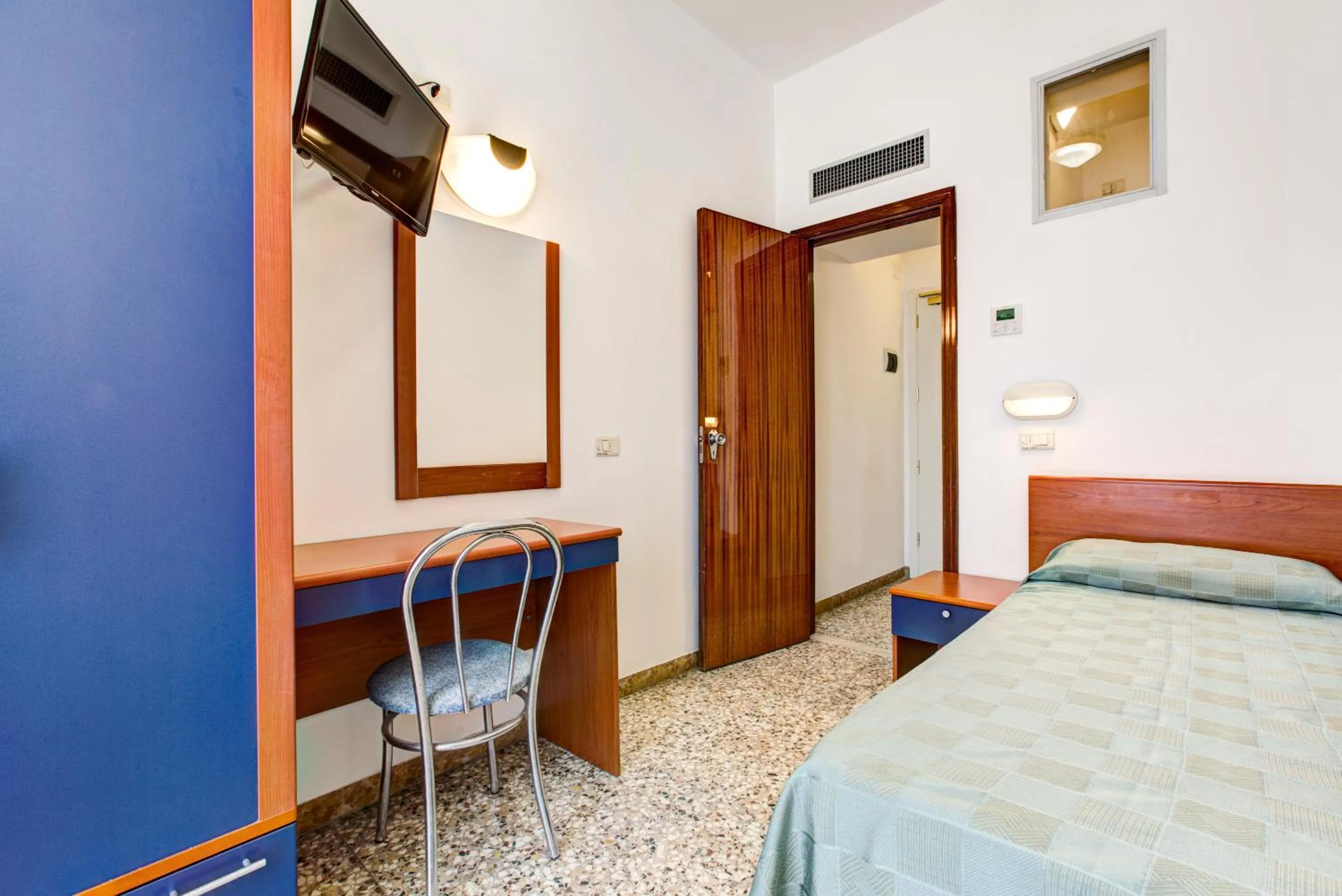 Bedroom in Hotel Atlas