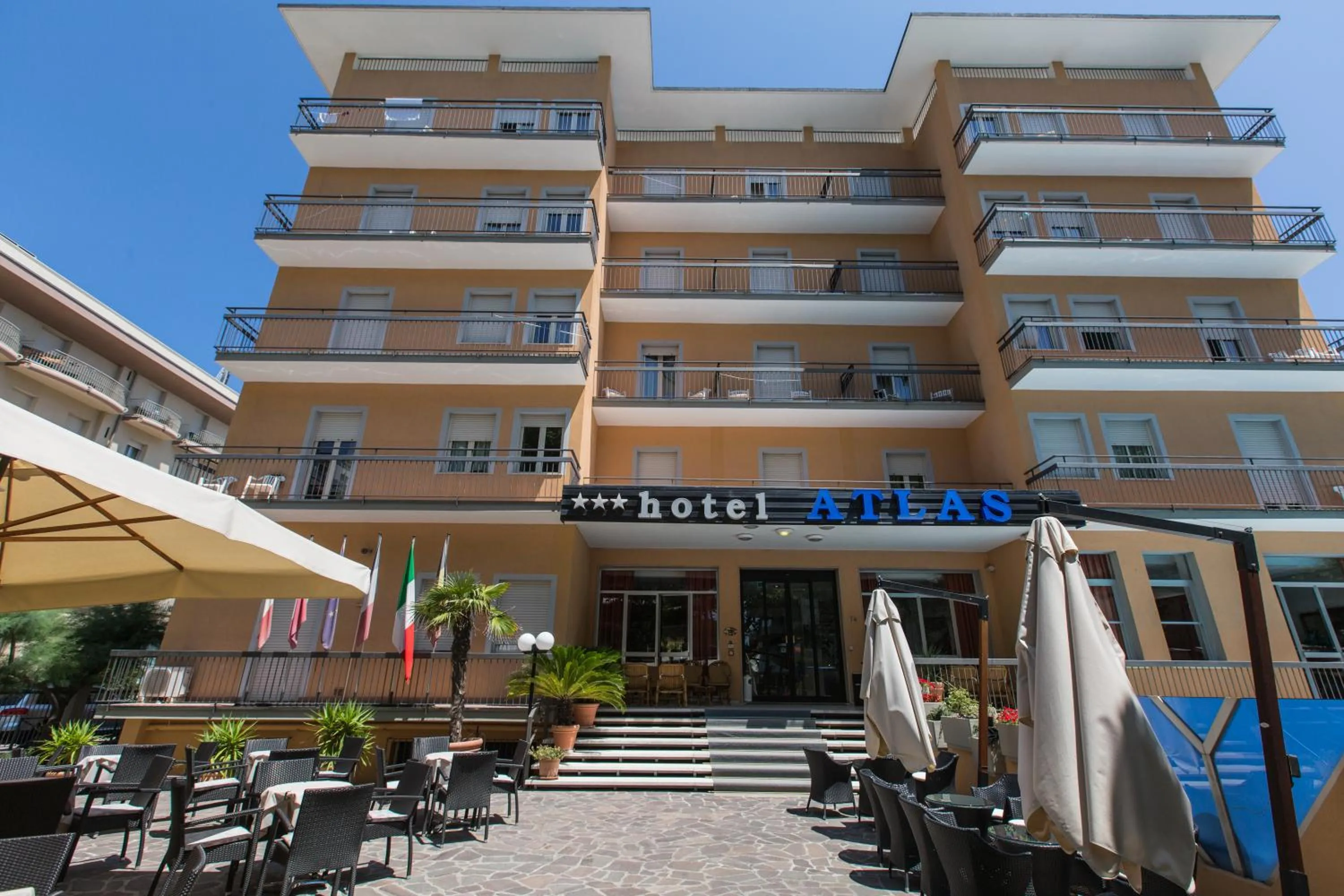 Facade/entrance in Hotel Atlas