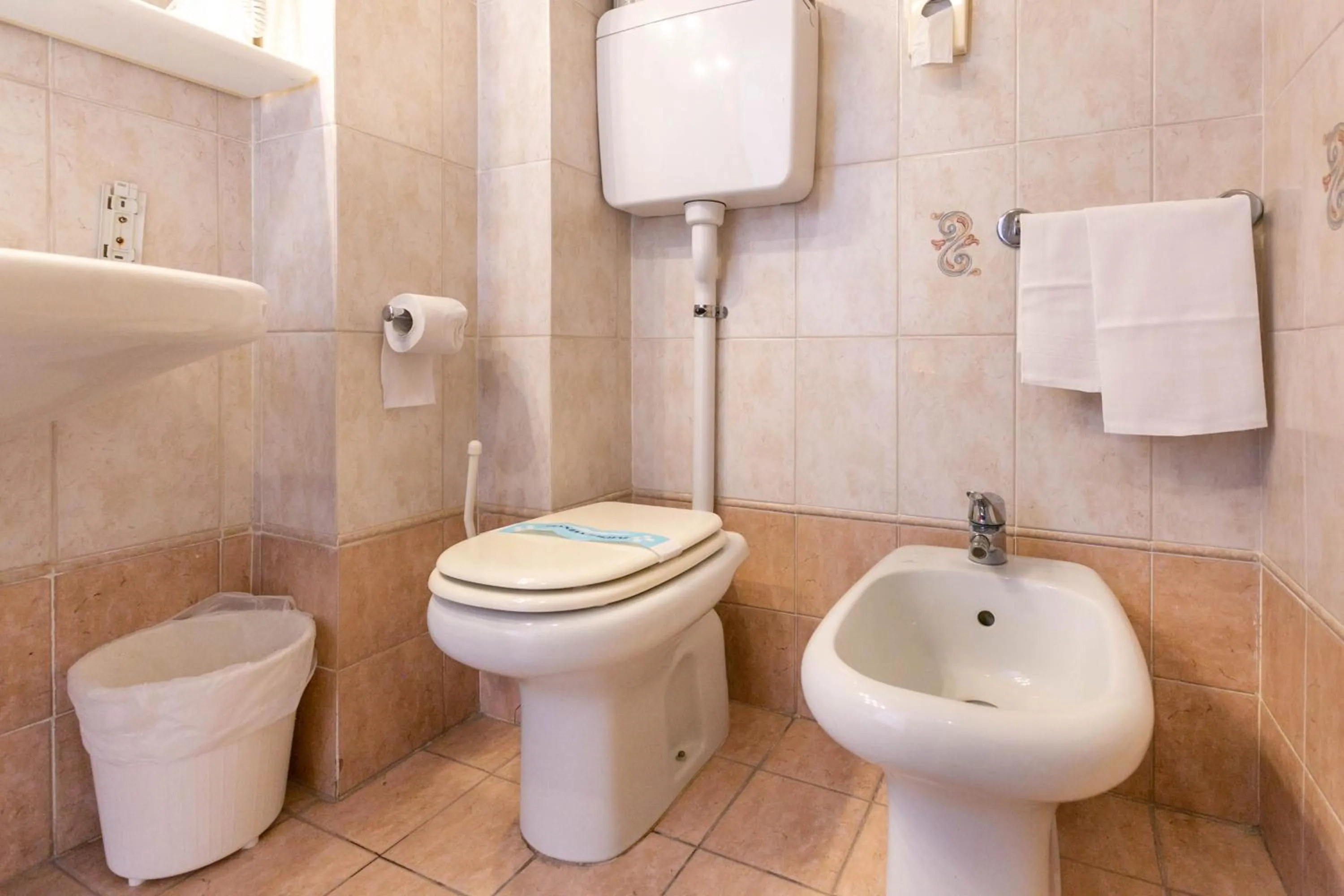 Bathroom in Hotel Atlas