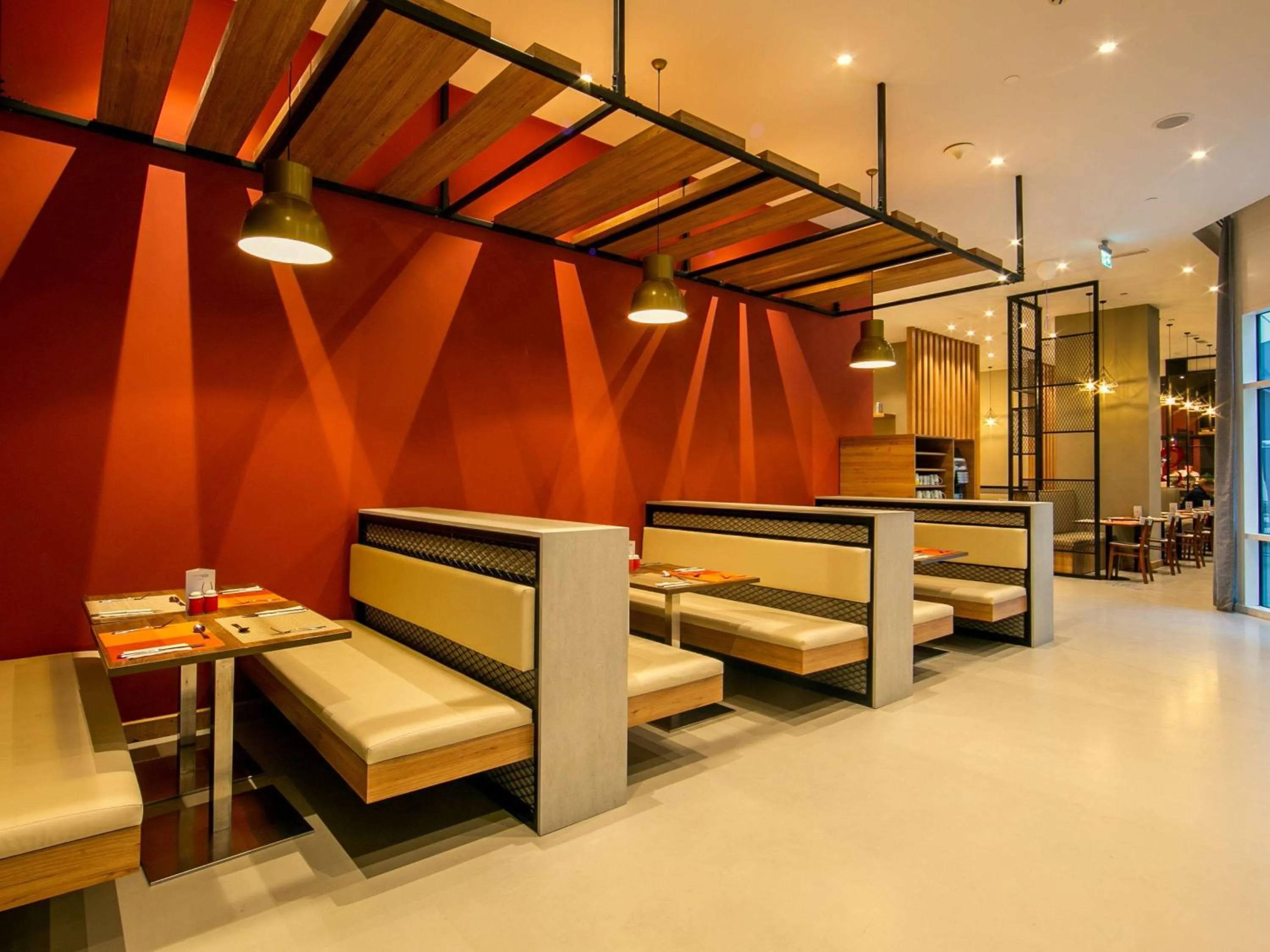 Restaurant/places to eat in Ibis Al Barsha