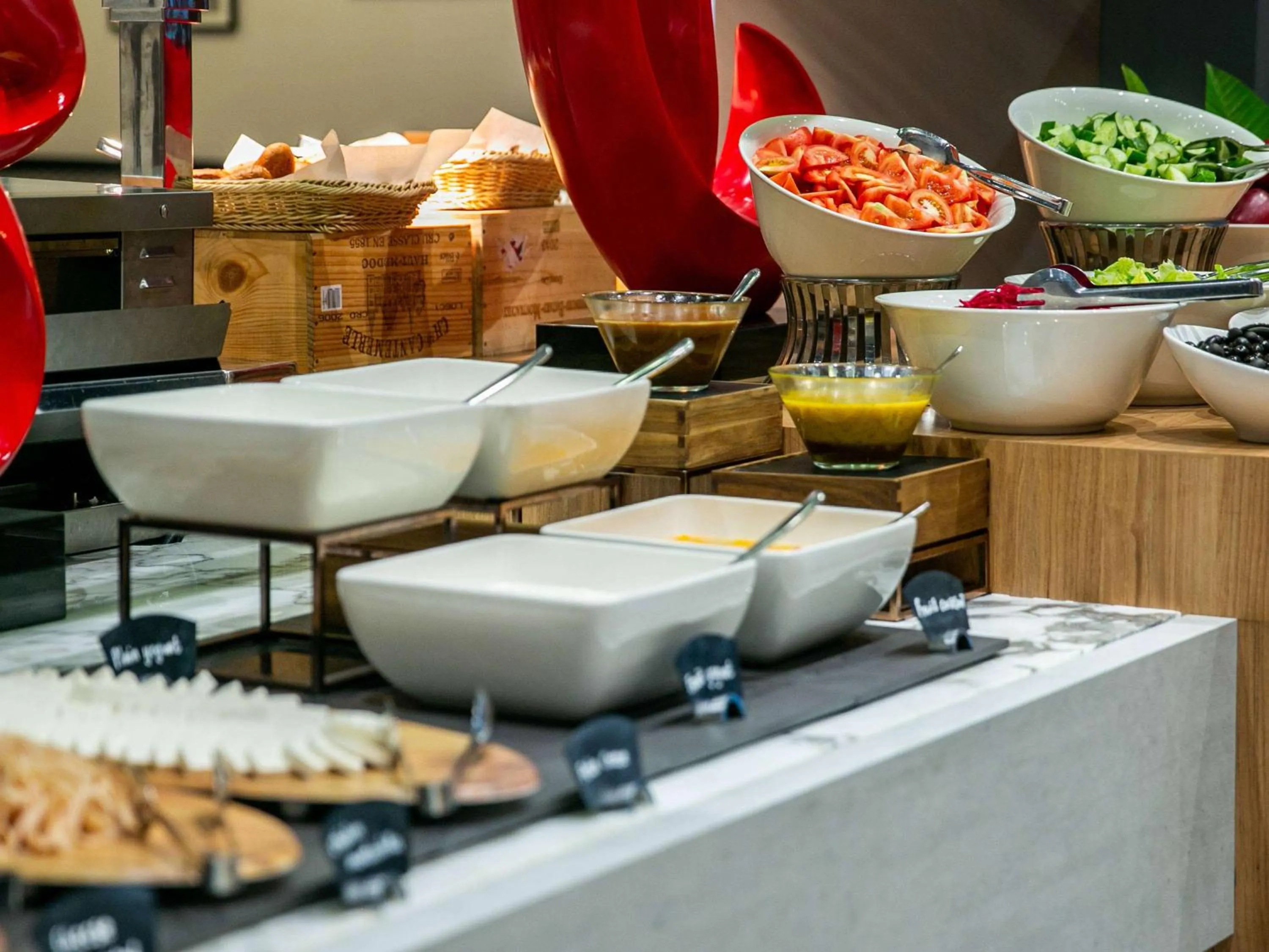 Restaurant/places to eat in Ibis Al Barsha