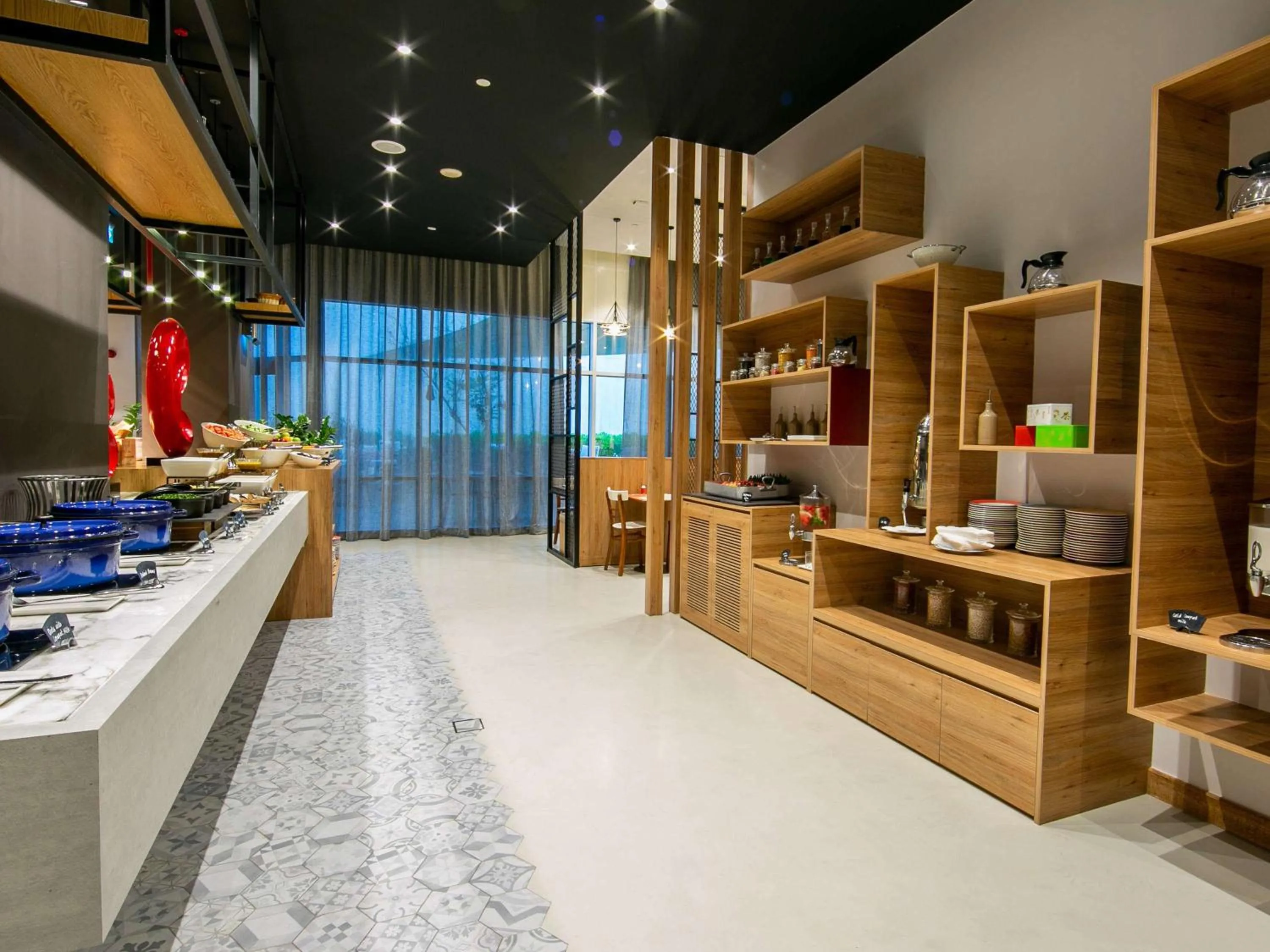 Restaurant/places to eat in Ibis Al Barsha