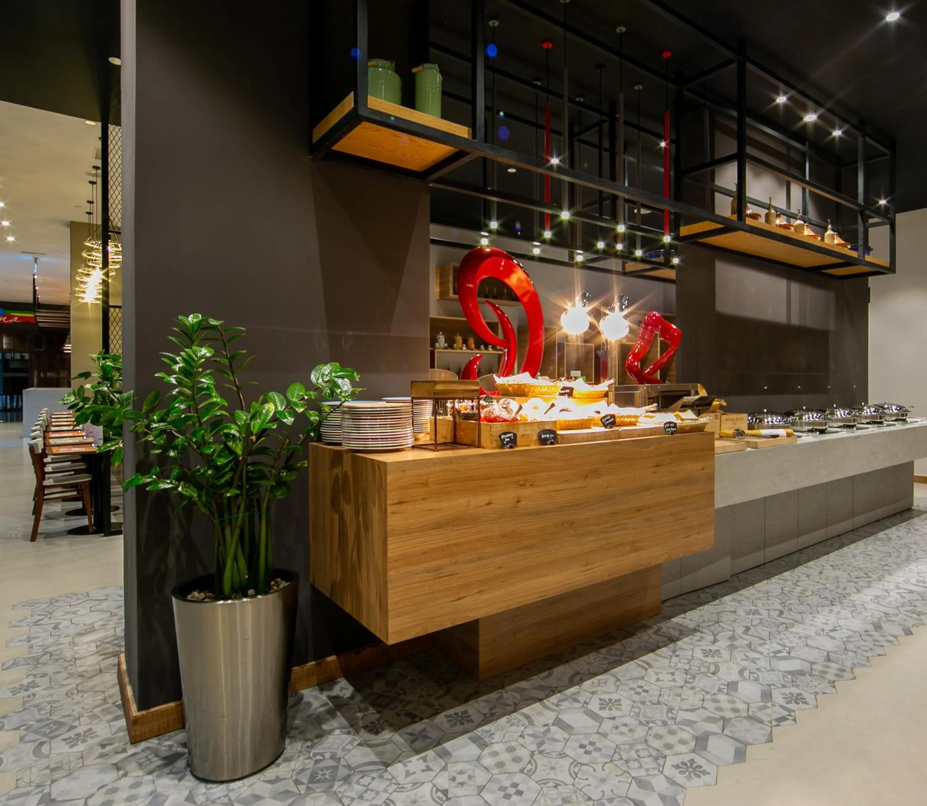 Restaurant/places to eat in Ibis Al Barsha