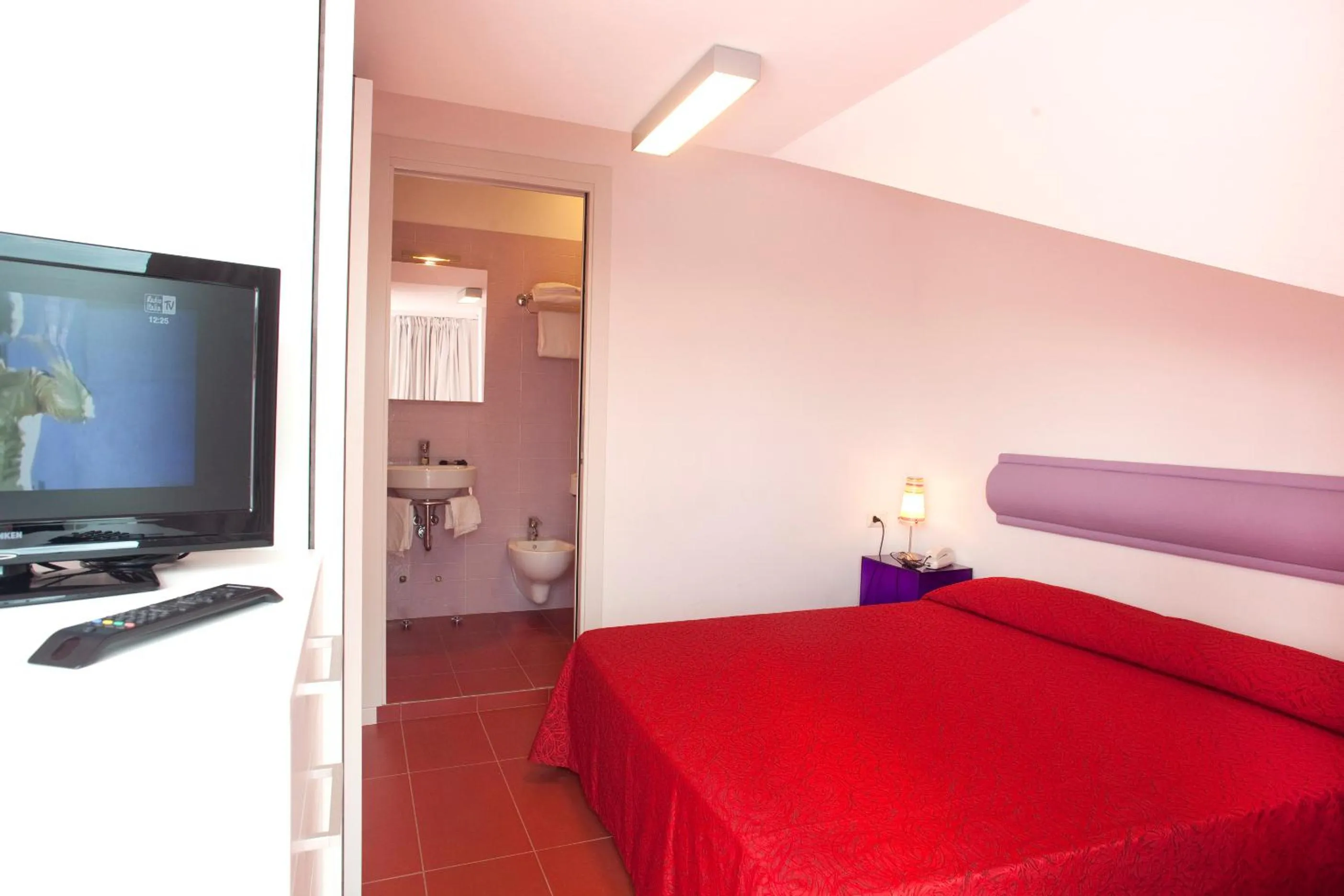Bathroom, Bed in Hotel Residenza Giardino