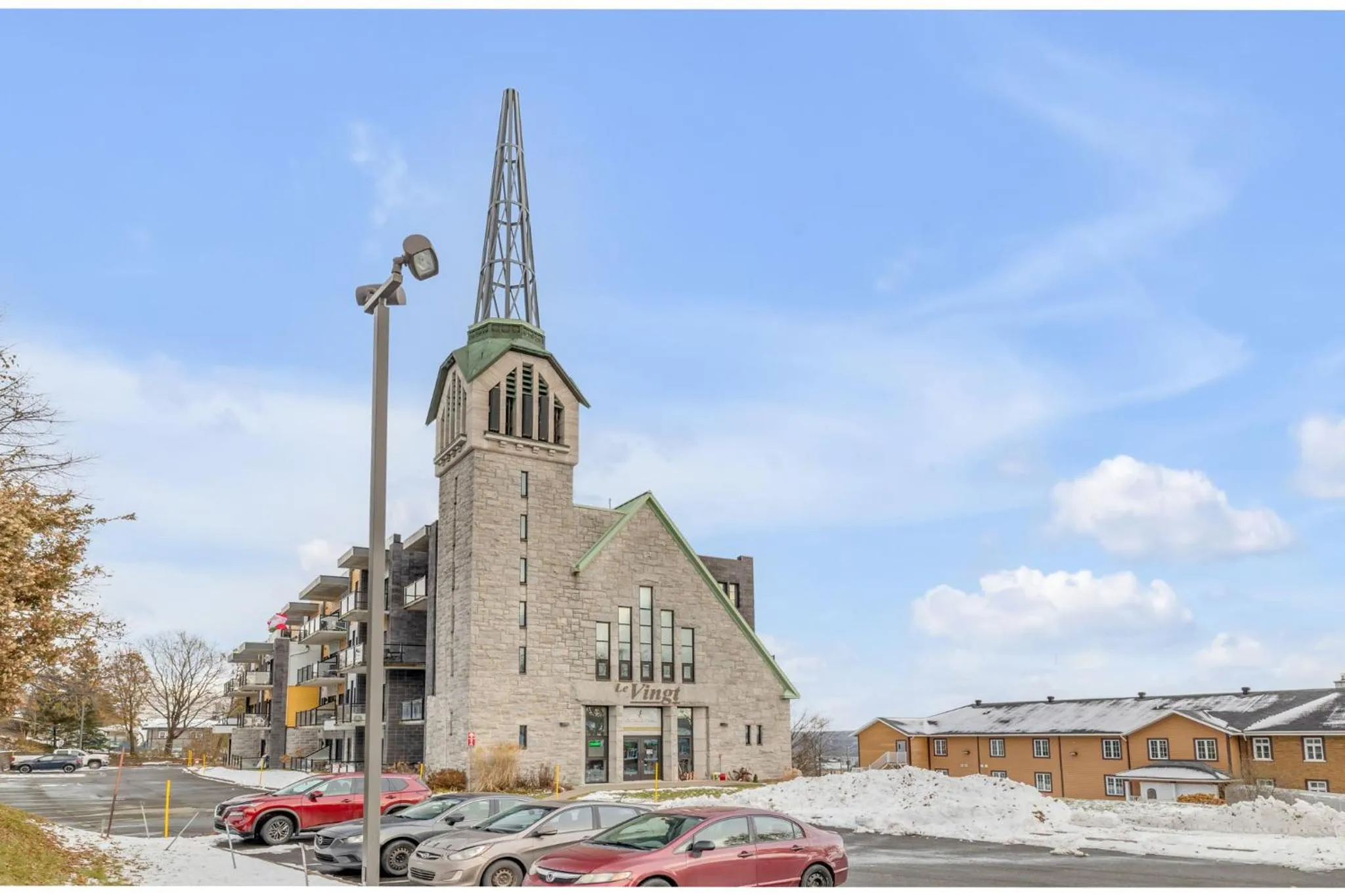 Property building in INITIAL - HORIZON - Chutes-Montmorency