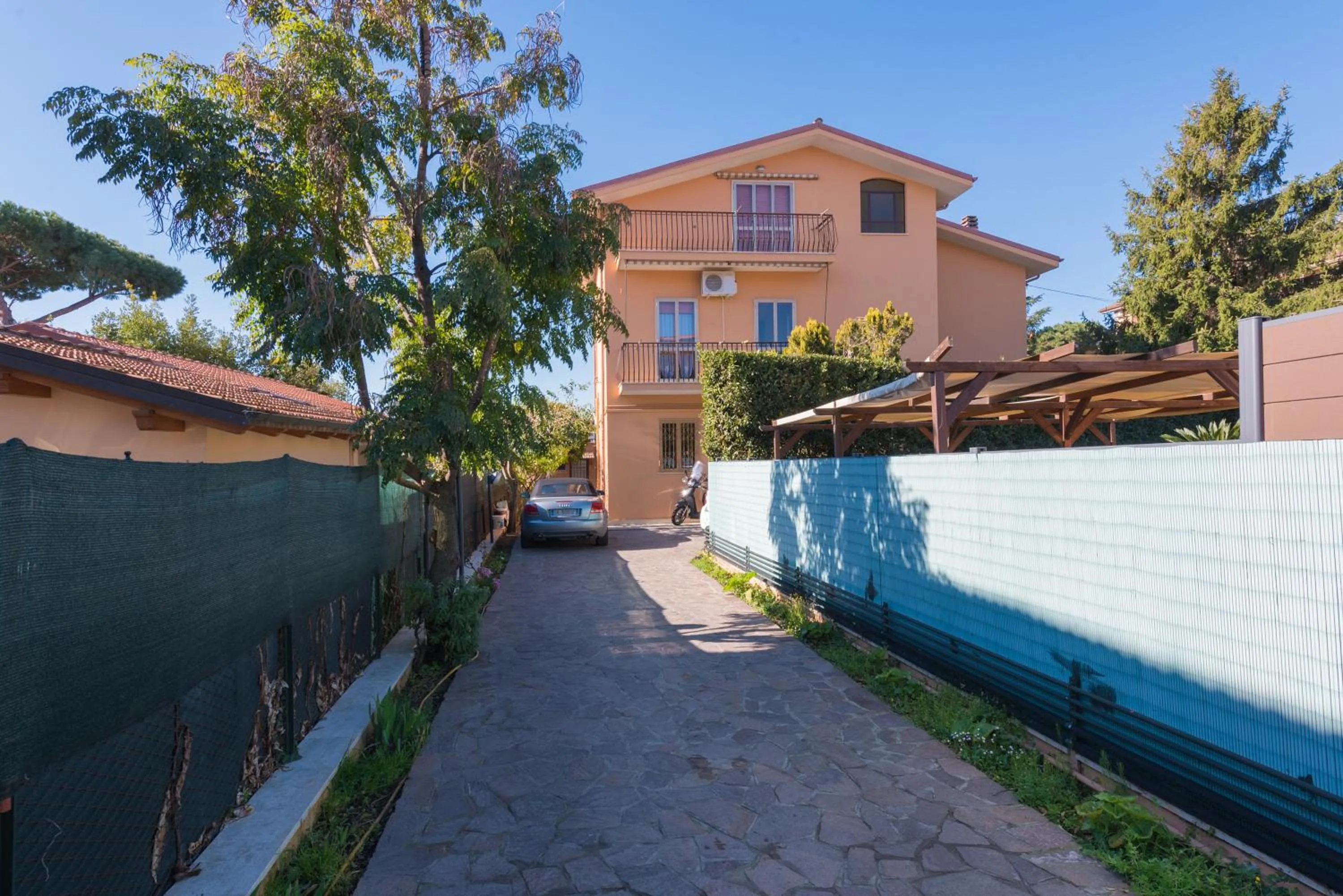 Property building in Travelershome Ciampino&Morena GuestHouse