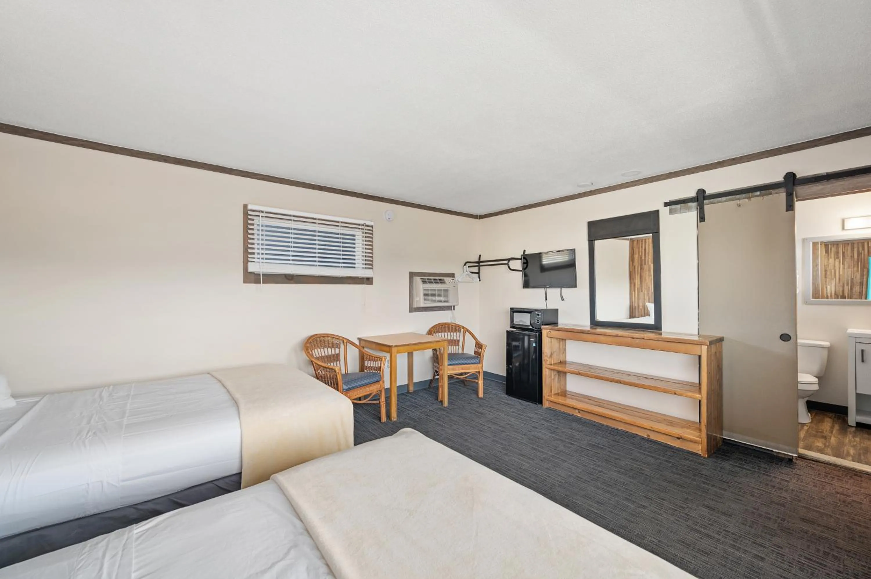 Bedroom, Bed in Beach Bum Inn