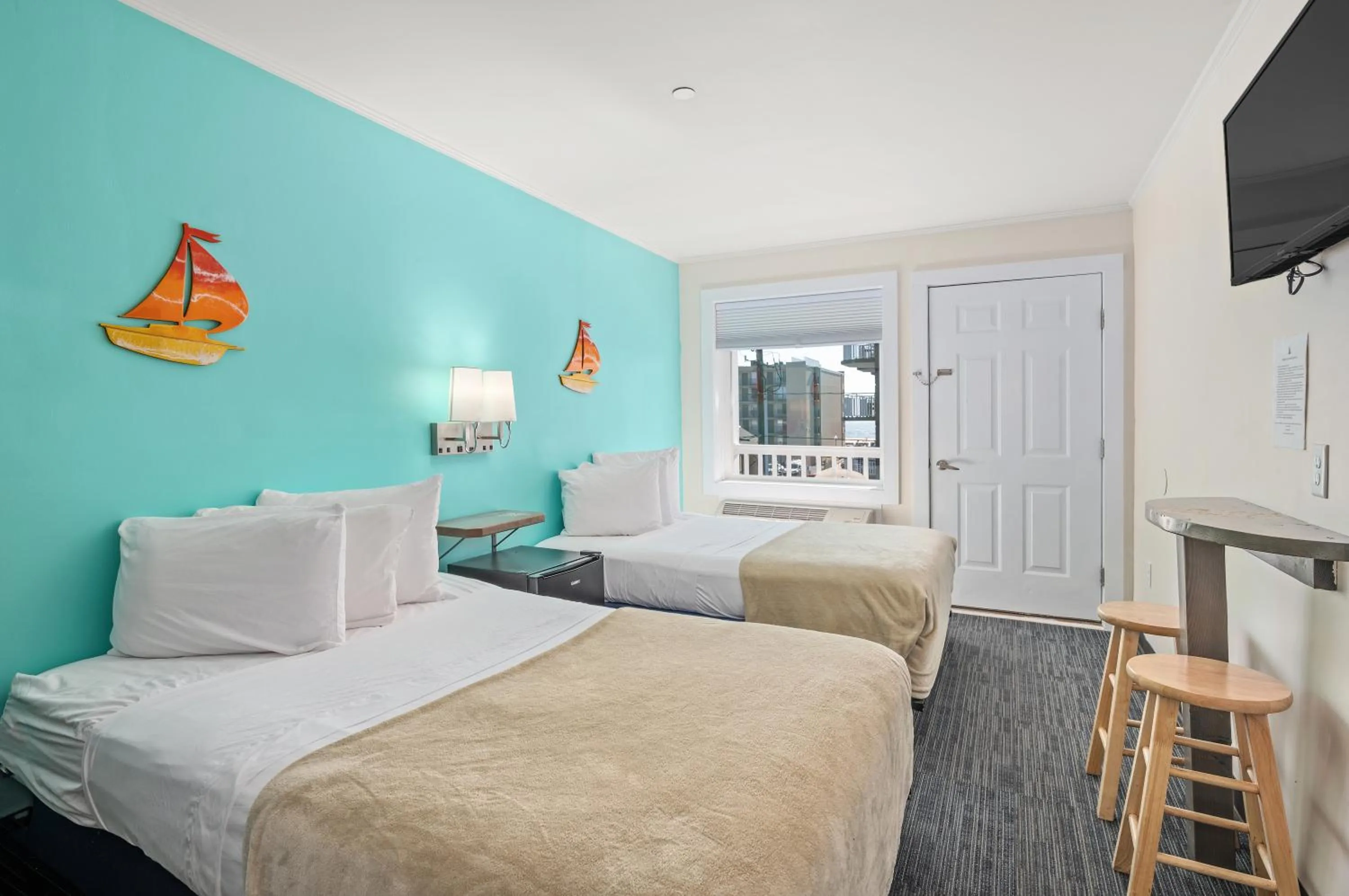 Bedroom, Bed in Beach Bum Inn