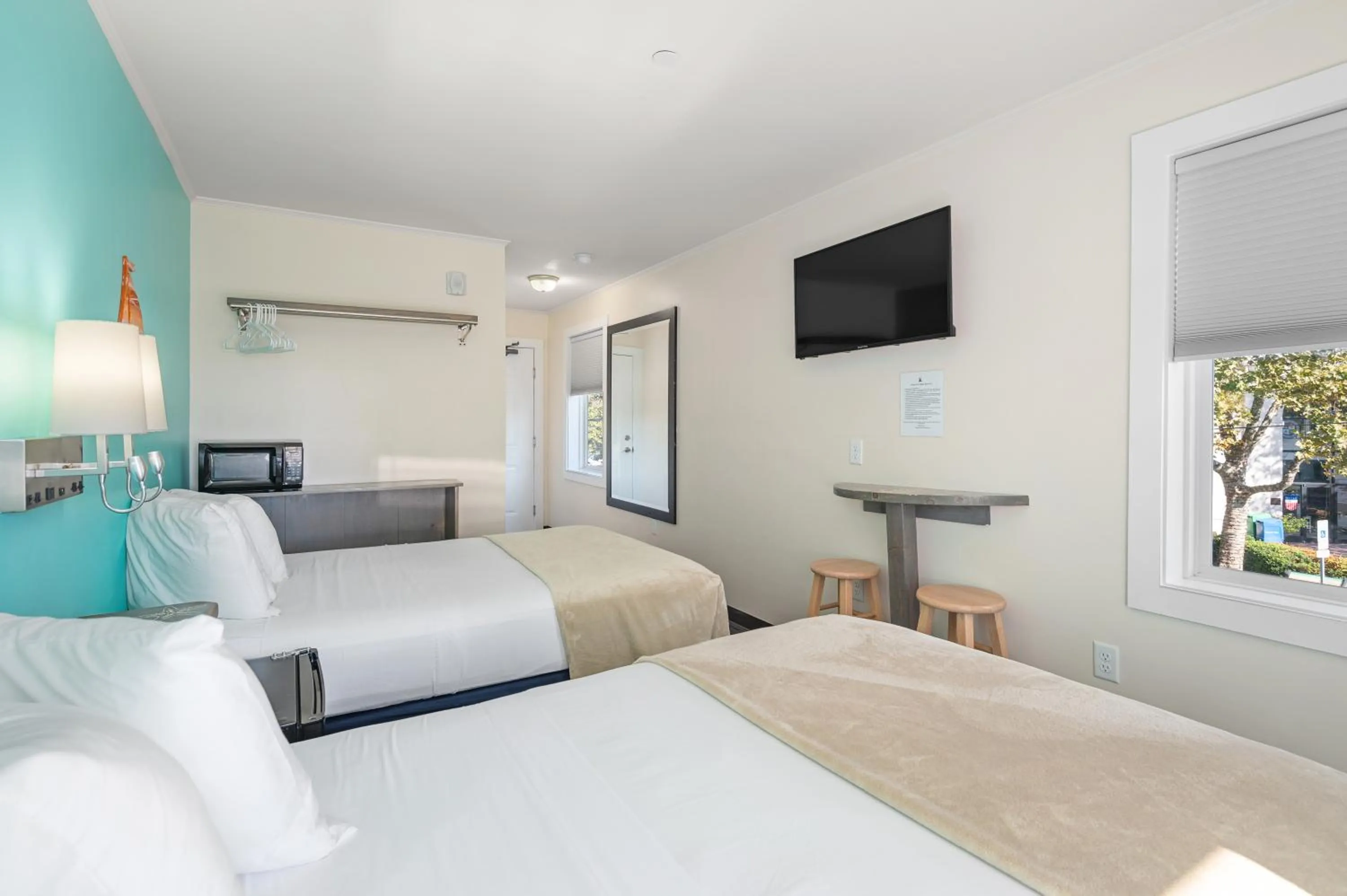 Bedroom, Bed in Beach Bum Inn