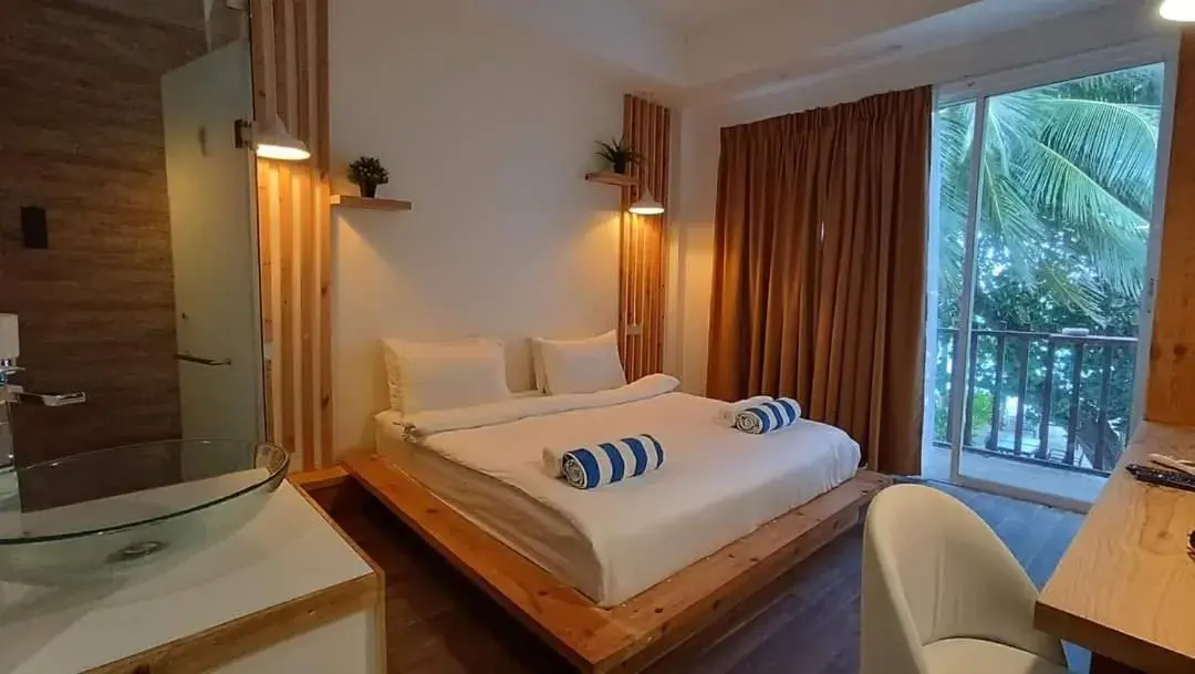 Deluxe Double Room with Balcony and Sea View - single occupancy in Portia Hotel & Spa Deluxe Double Room with Balcony and Sea View - single occupancy in Portia Hotel & Spa