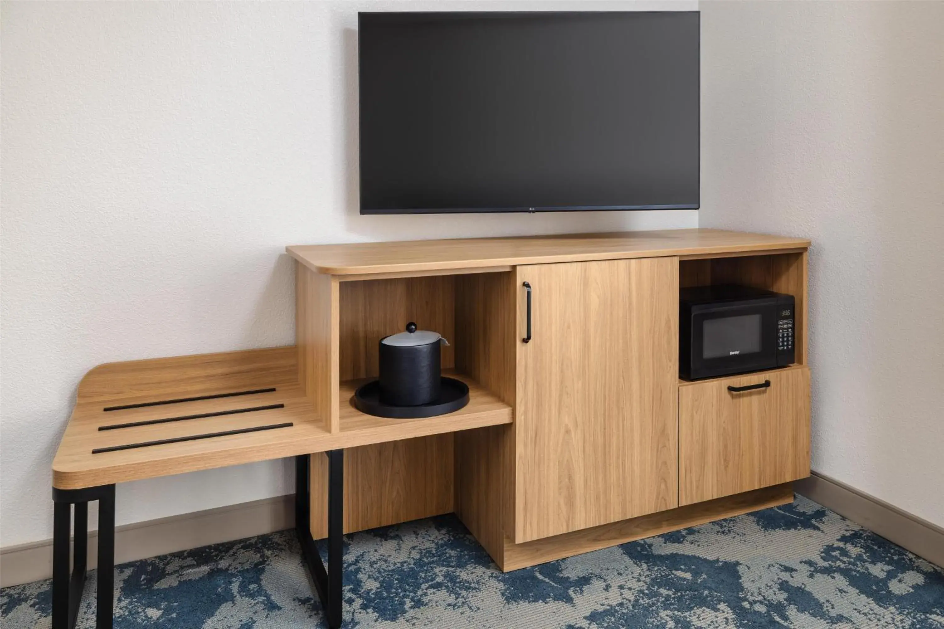 Queen Room with Two Queen Beds - Hearing Access/Non-Smoking in Hampton Inn Chattanooga West/Lookout Mountain Queen Room with Two Queen Beds - Hearing Access/Non-Smoking in Hampton Inn Chattanooga West/Lookout Mountain