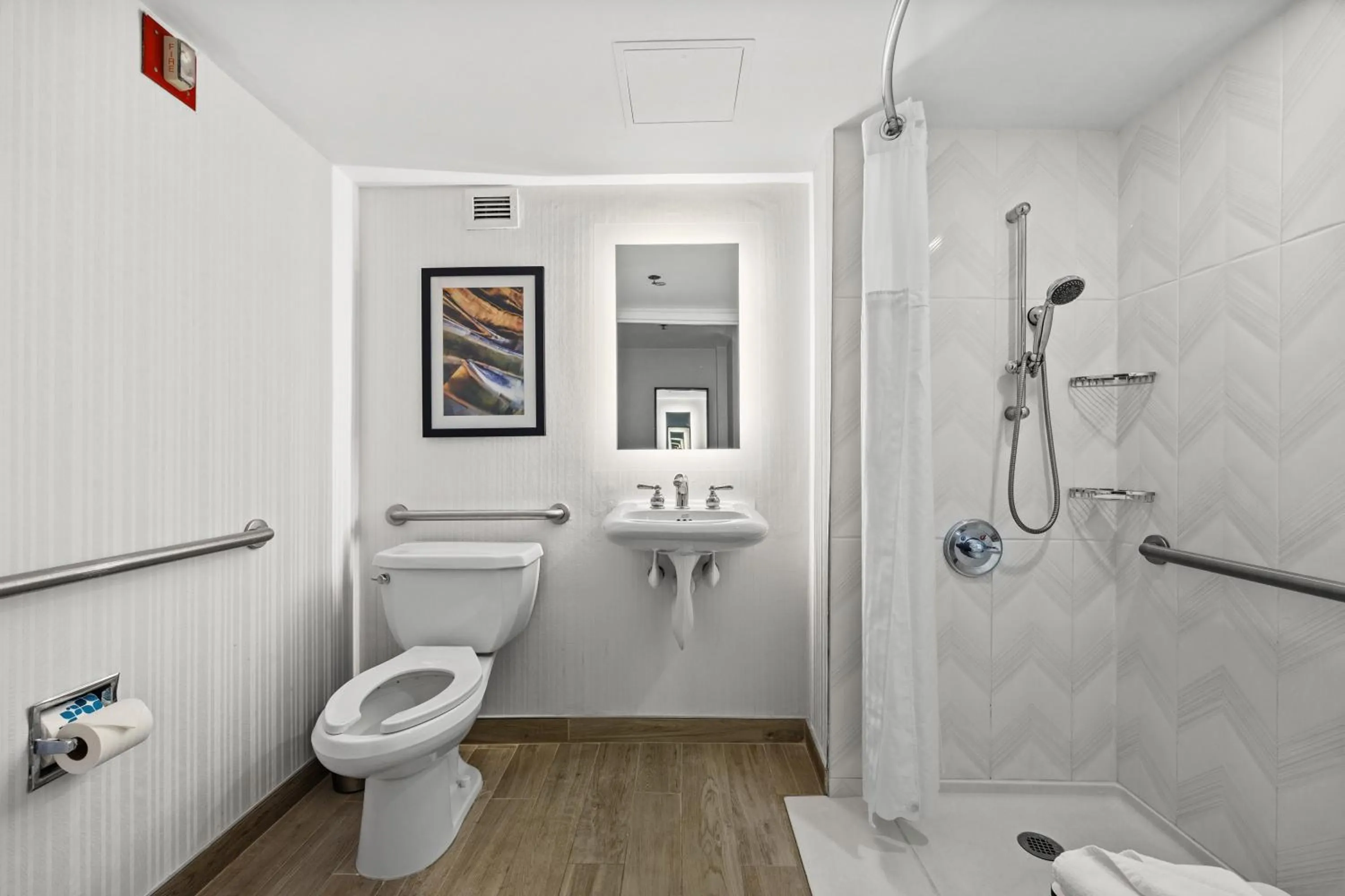 Shower in DoubleTree by Hilton New York JFK Airport