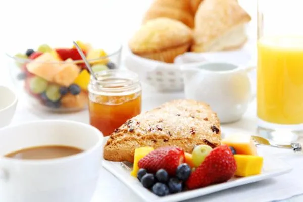 Continental breakfast in DoubleTree by Hilton New York JFK Airport