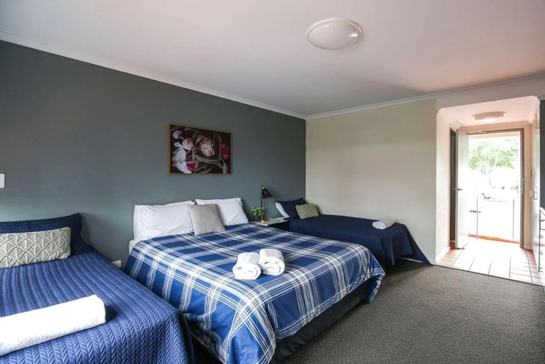 Bedroom, Bed in Bayview Hotel Woy Woy