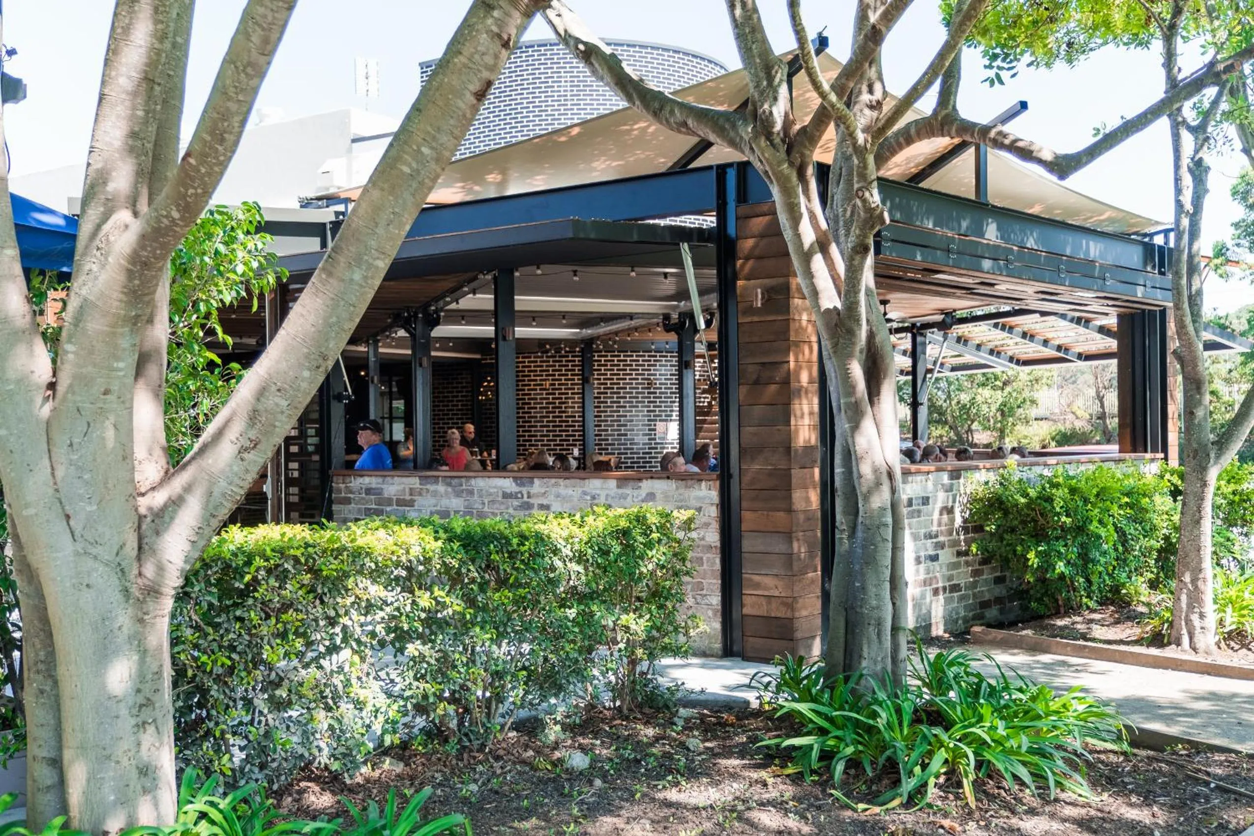 Facade/entrance in Bayview Hotel Woy Woy