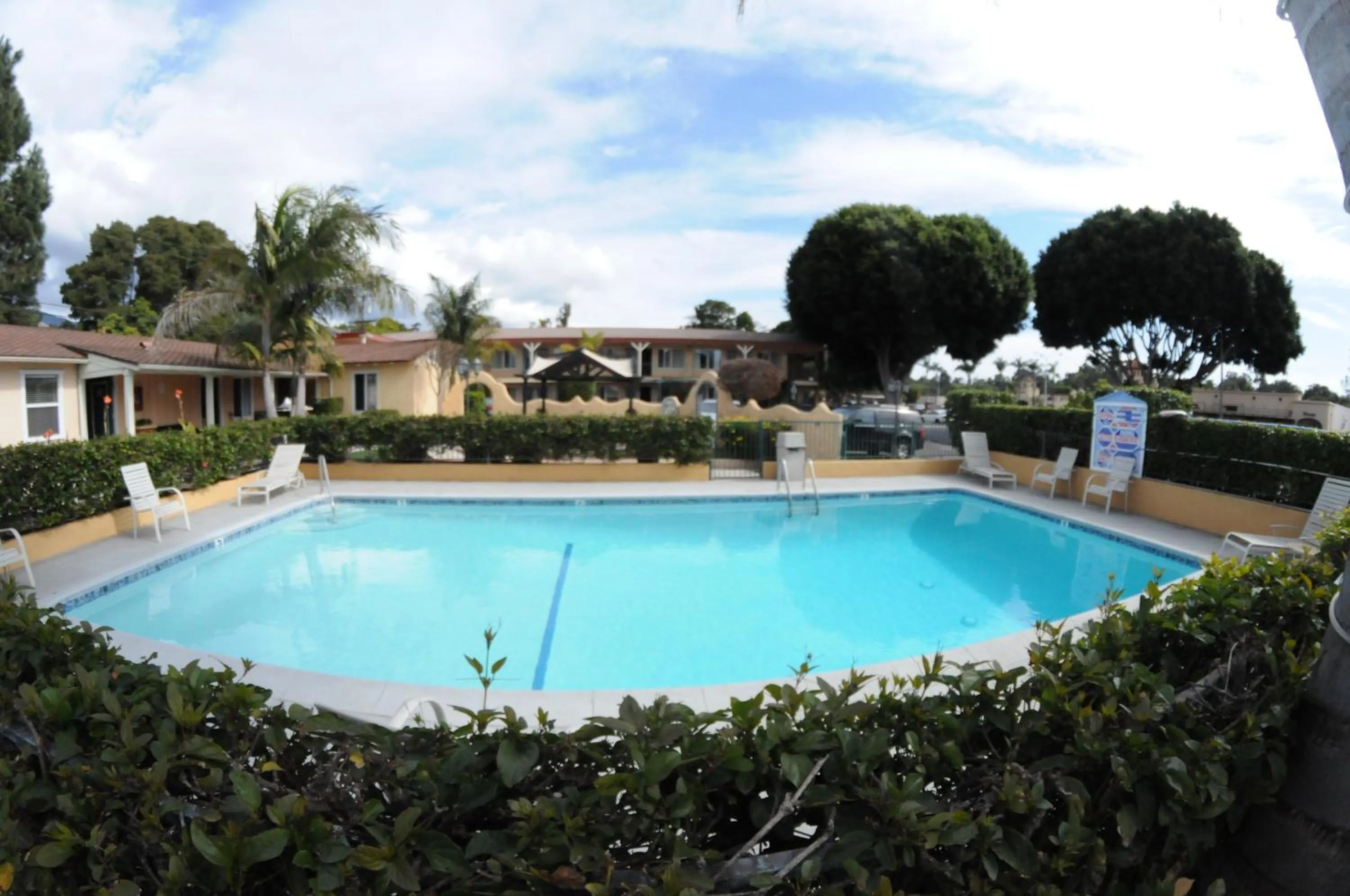 Swimming pool in Oasis Inn and Suites