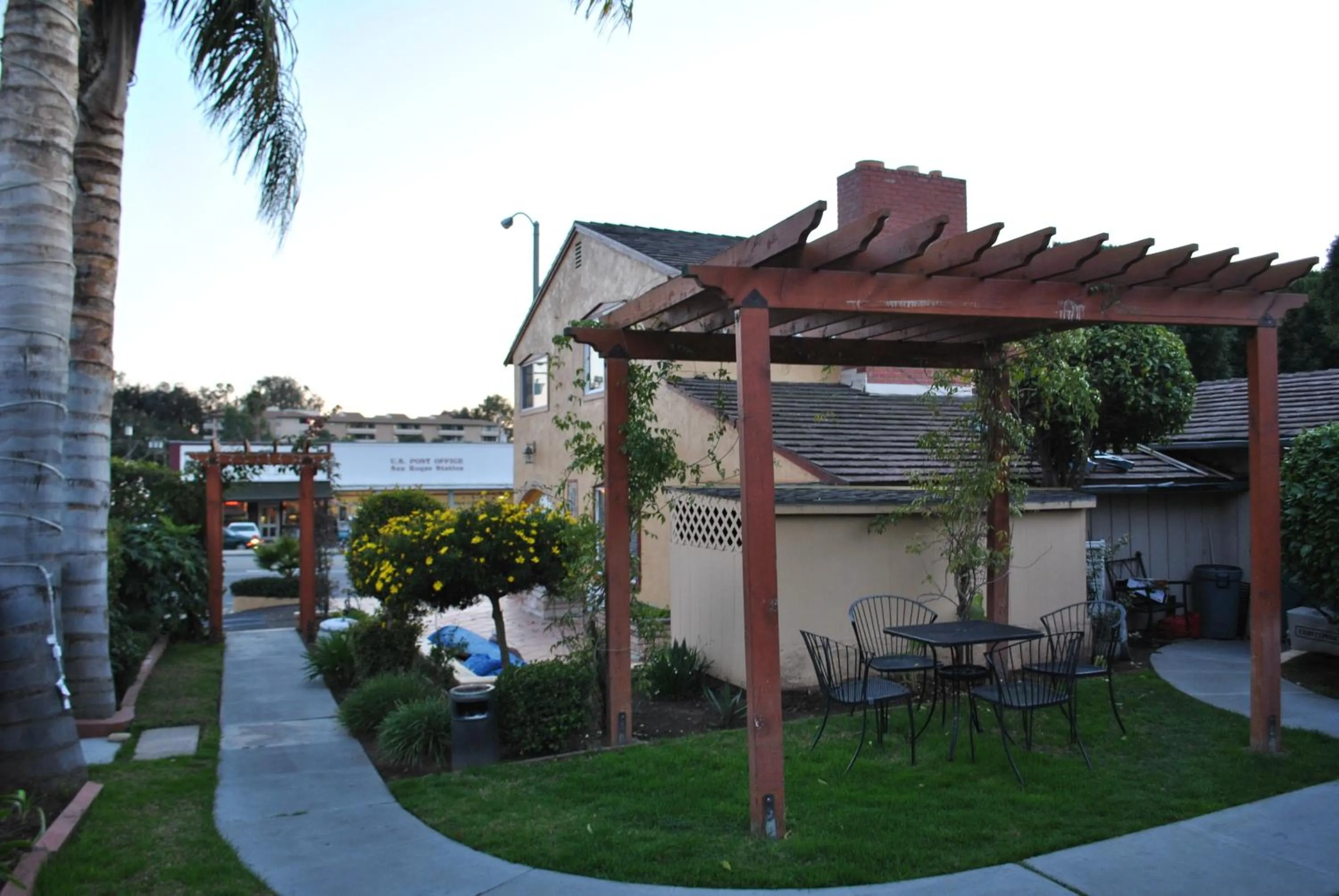 Facade/entrance in Oasis Inn and Suites