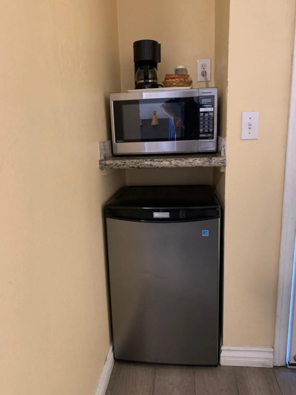 Coffee/tea facilities in Oasis Inn and Suites