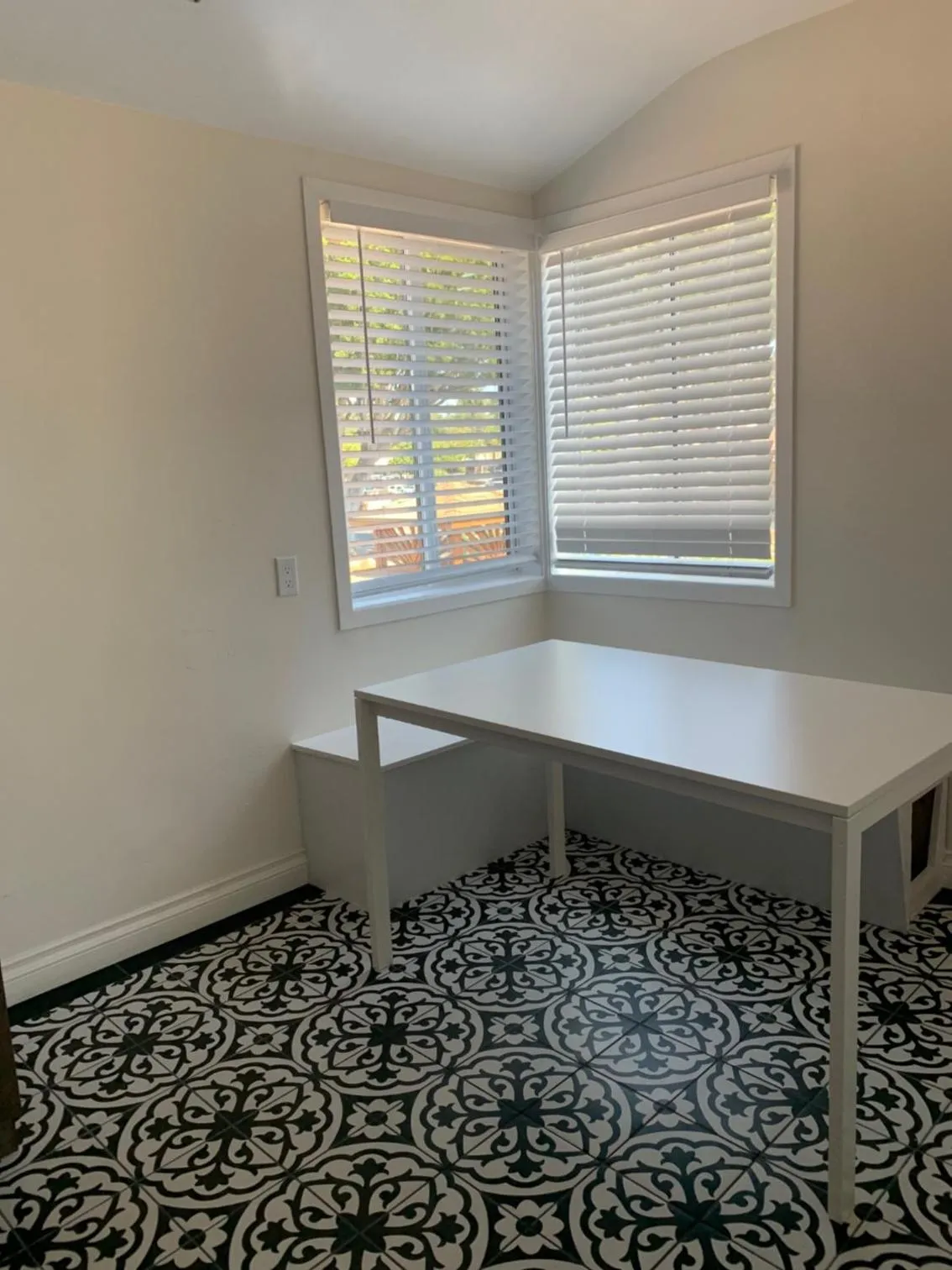 Kitchen or kitchenette in Oasis Inn and Suites