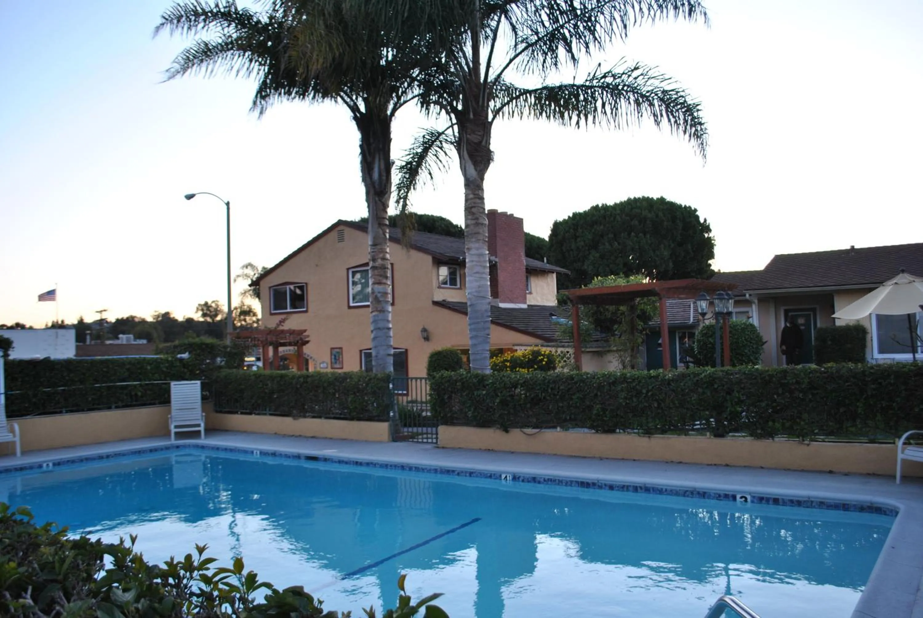 Swimming pool in Oasis Inn and Suites