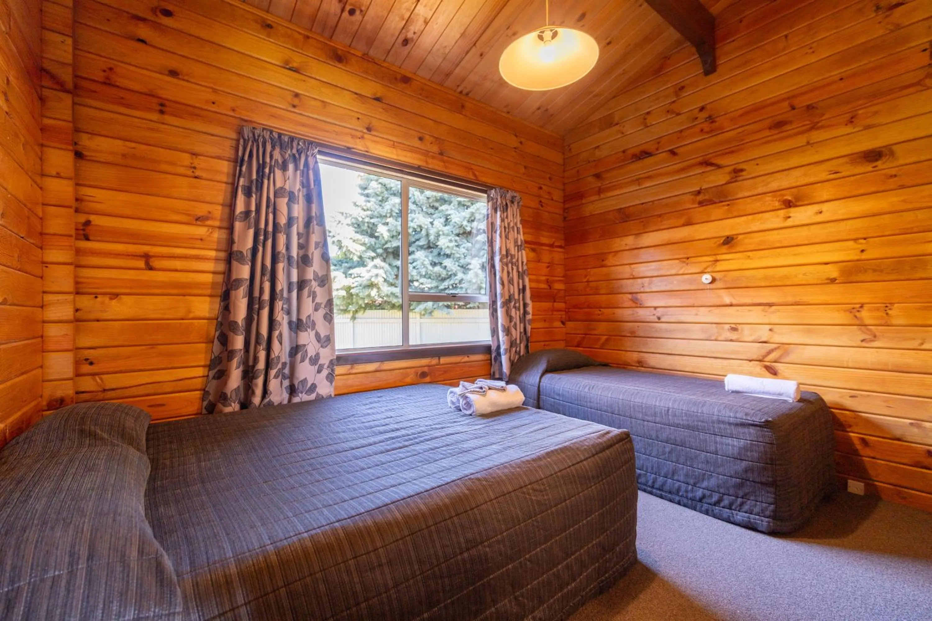 Photo of the whole room, Bed in Te Anau Top 10 Holiday Park and Motels