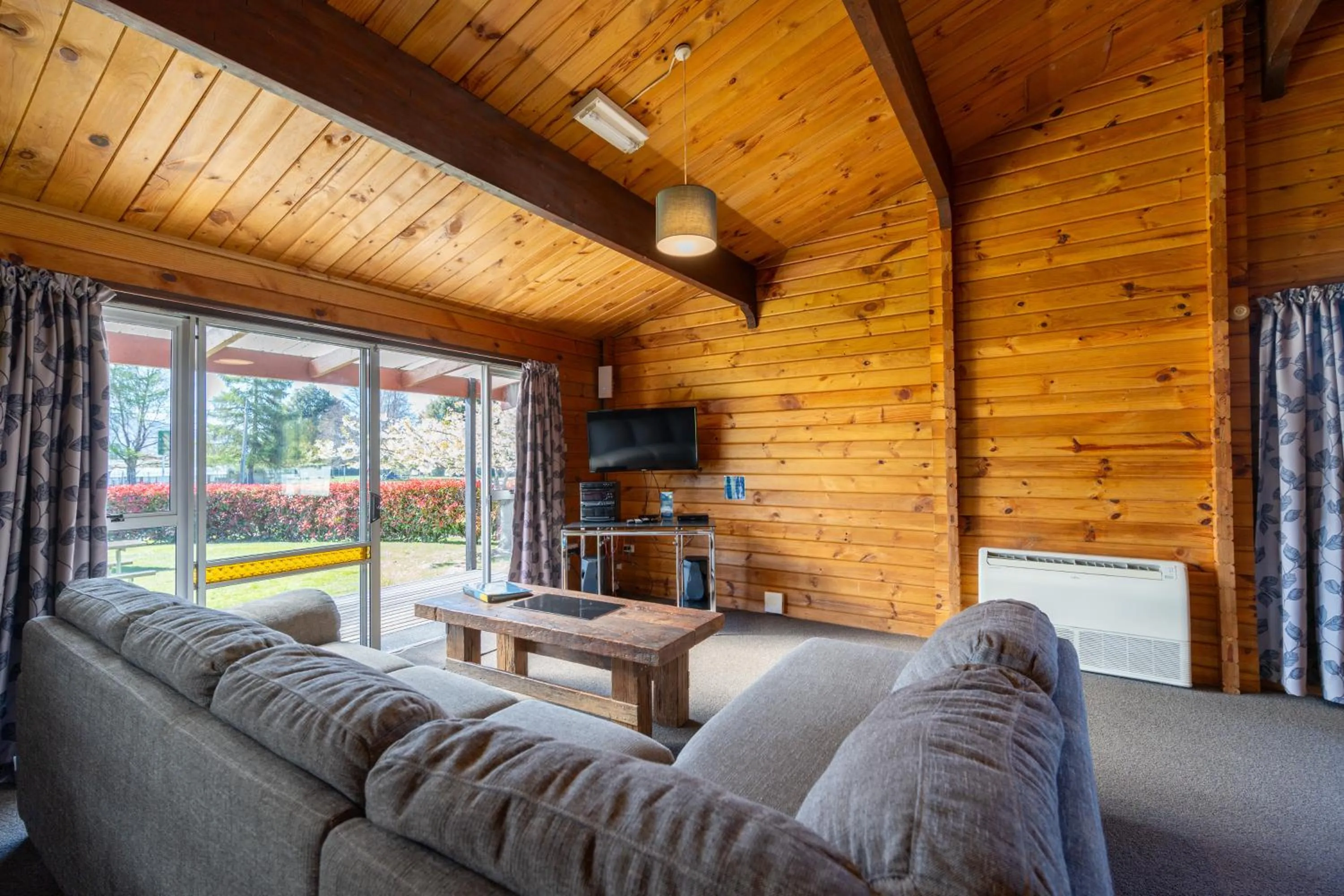 TV and multimedia in Te Anau Top 10 Holiday Park and Motels