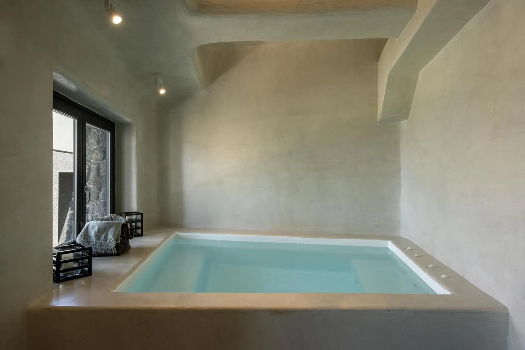 Swimming pool in Melidonia Suites