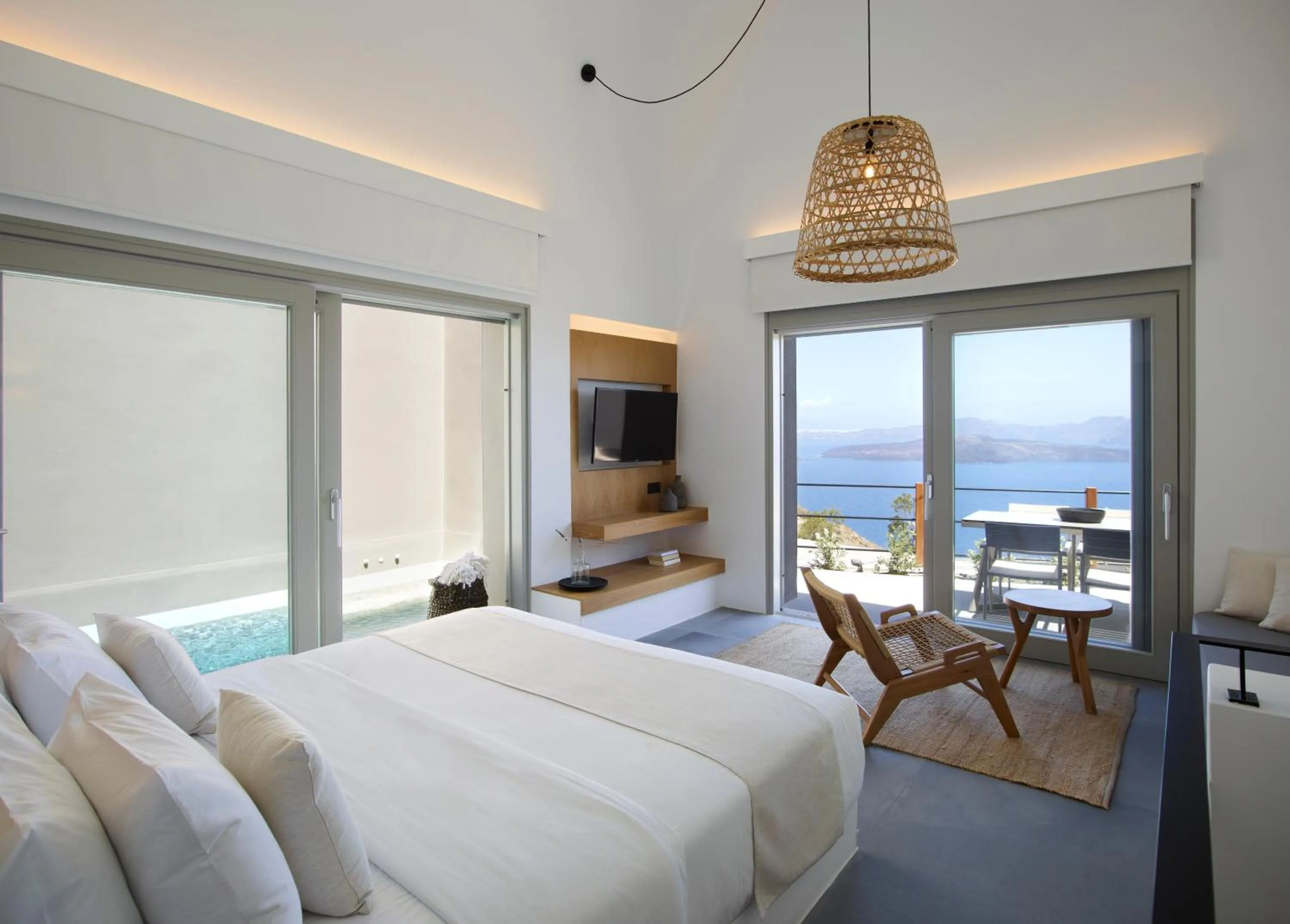 TV and multimedia, Bed in Melidonia Suites