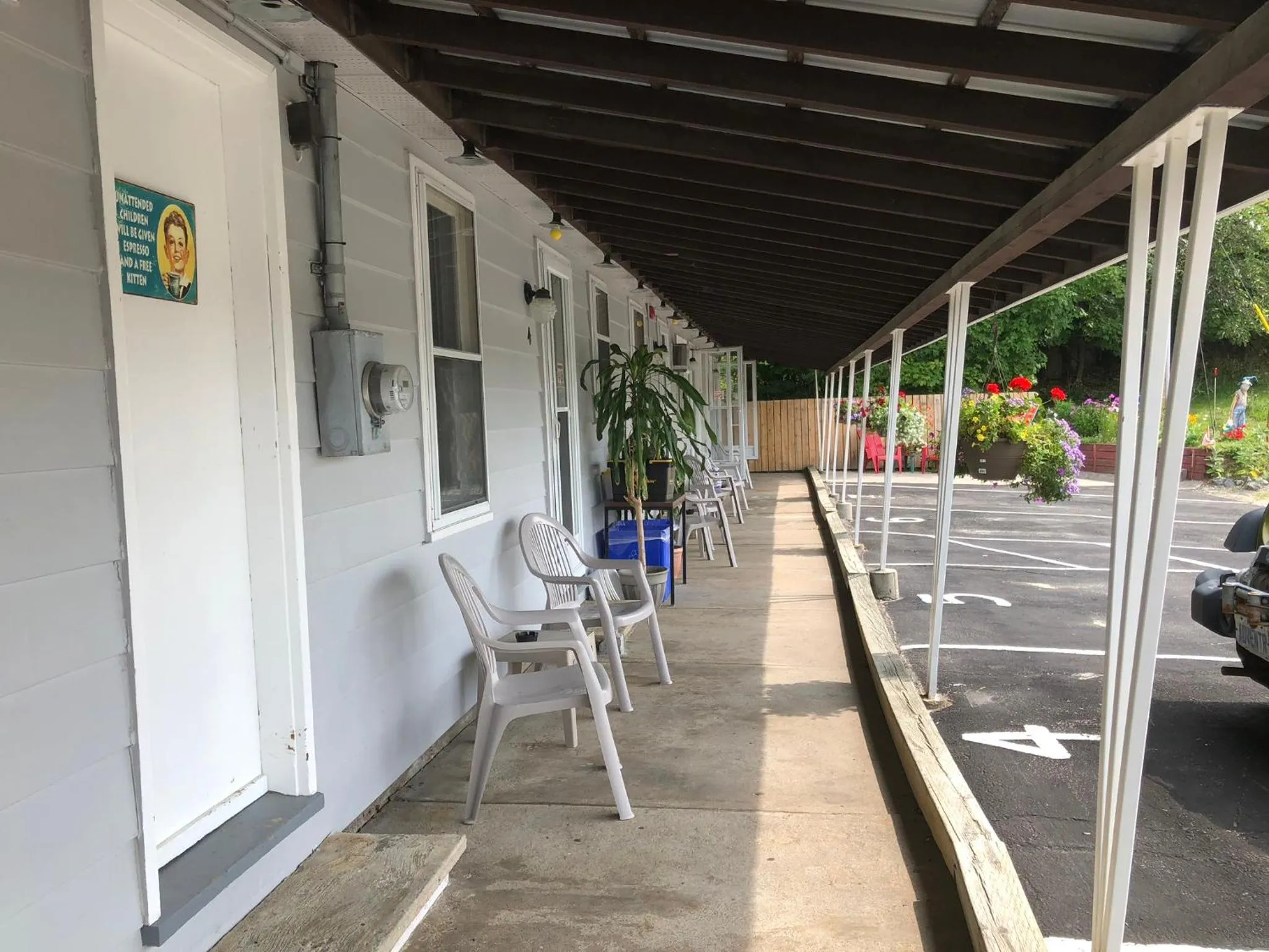 Property building in Oakwood Motel