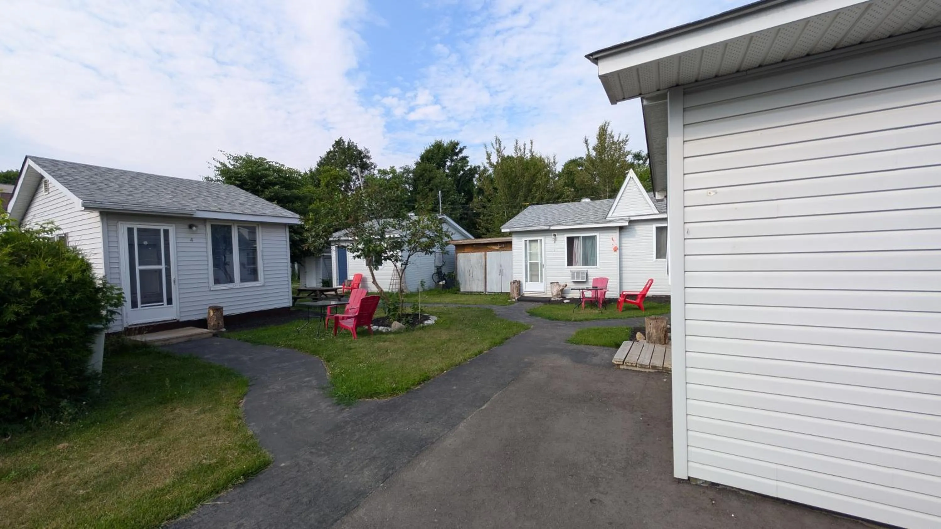 Property building in Oakwood Motel