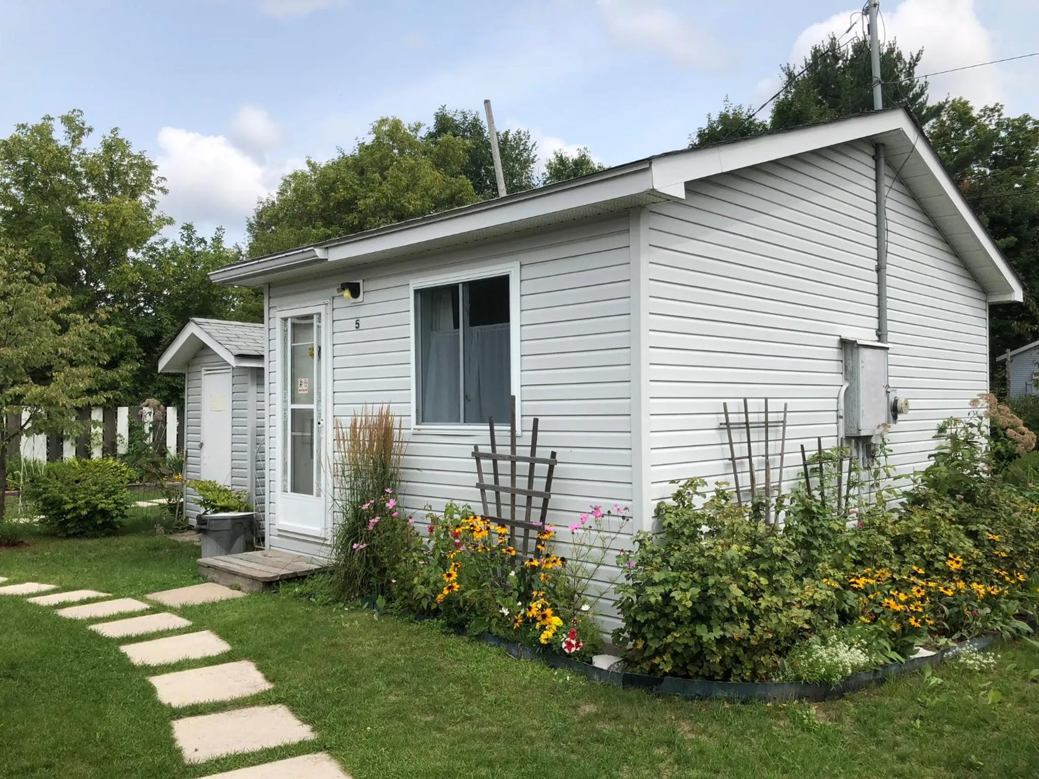 Property building in Oakwood Motel