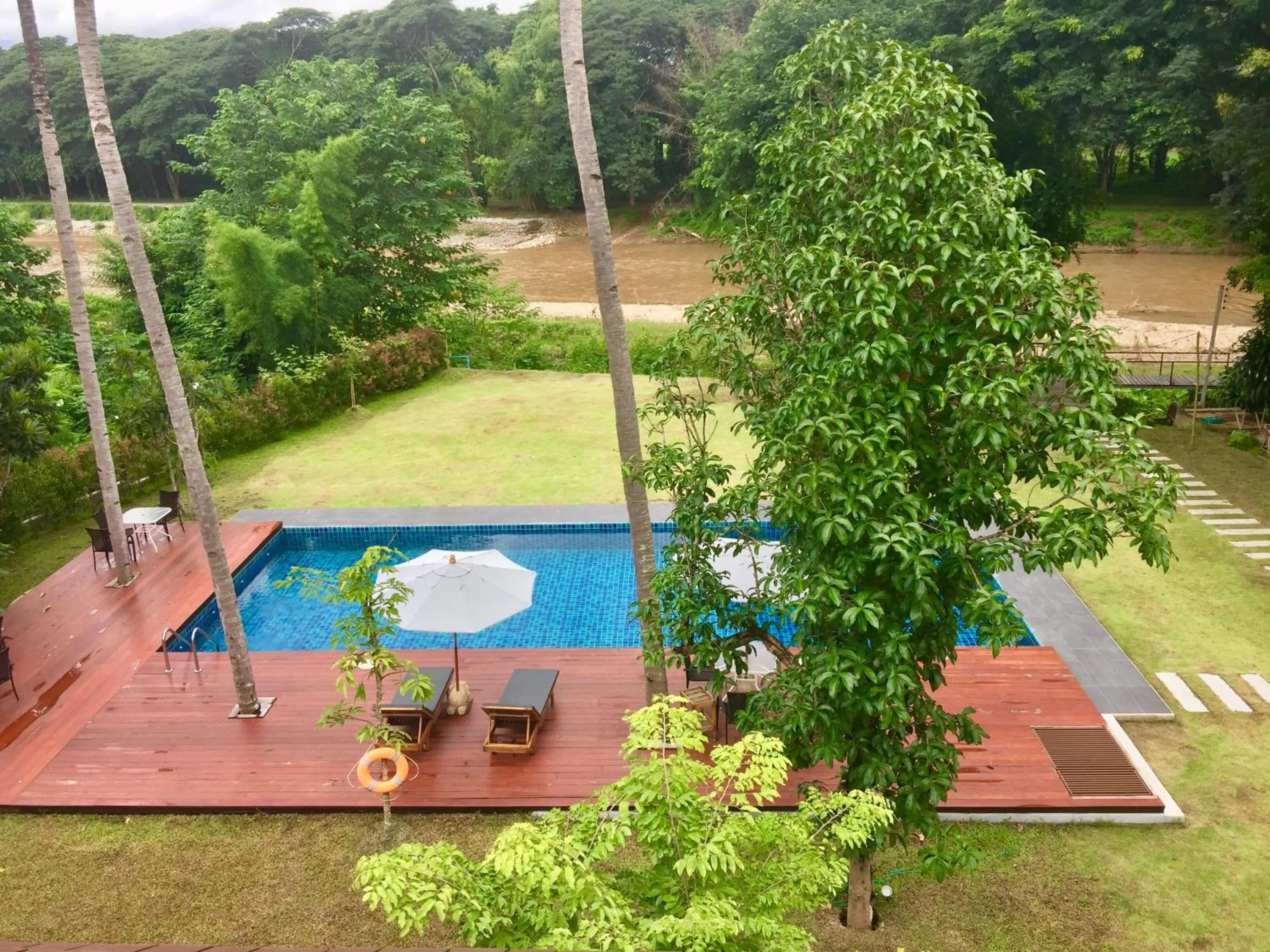 Swimming pool in Riverhouse Resort