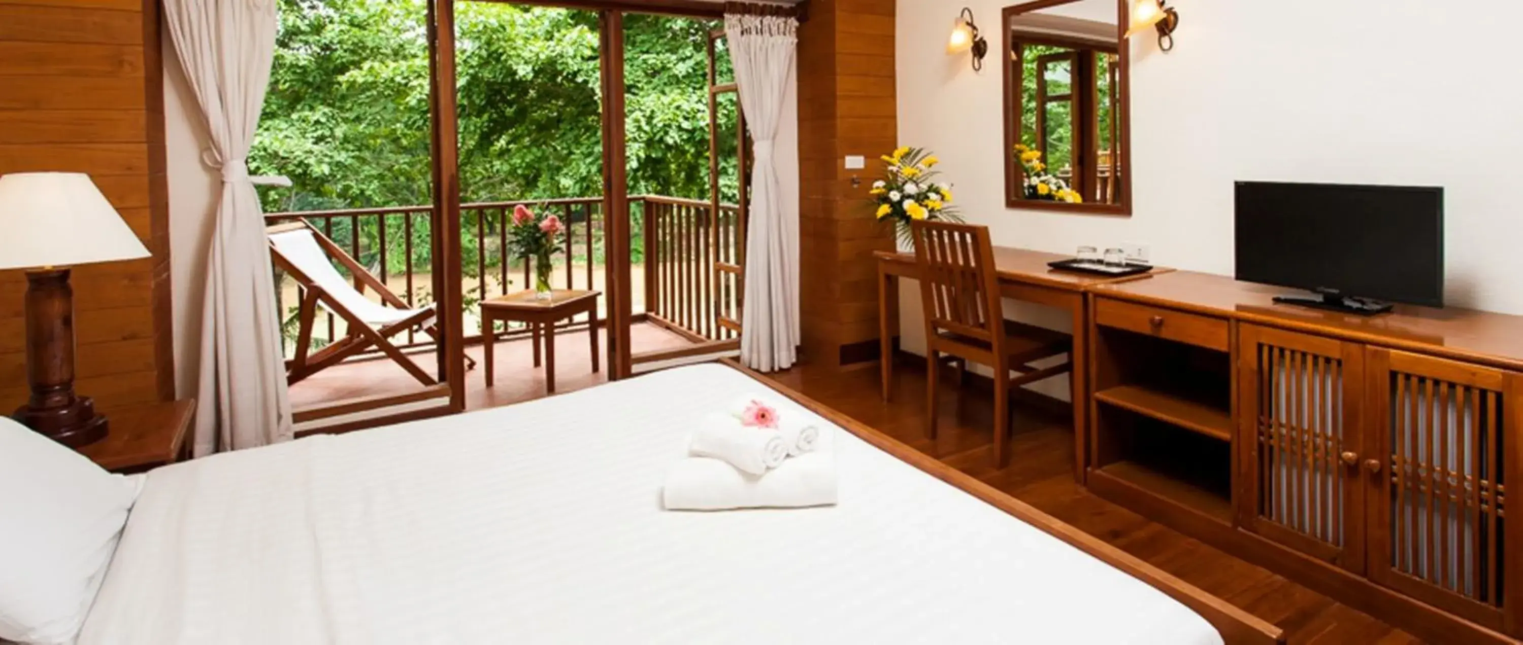 Double Room with Balcony in Riverhouse Resort Double Room with Balcony in Riverhouse Resort