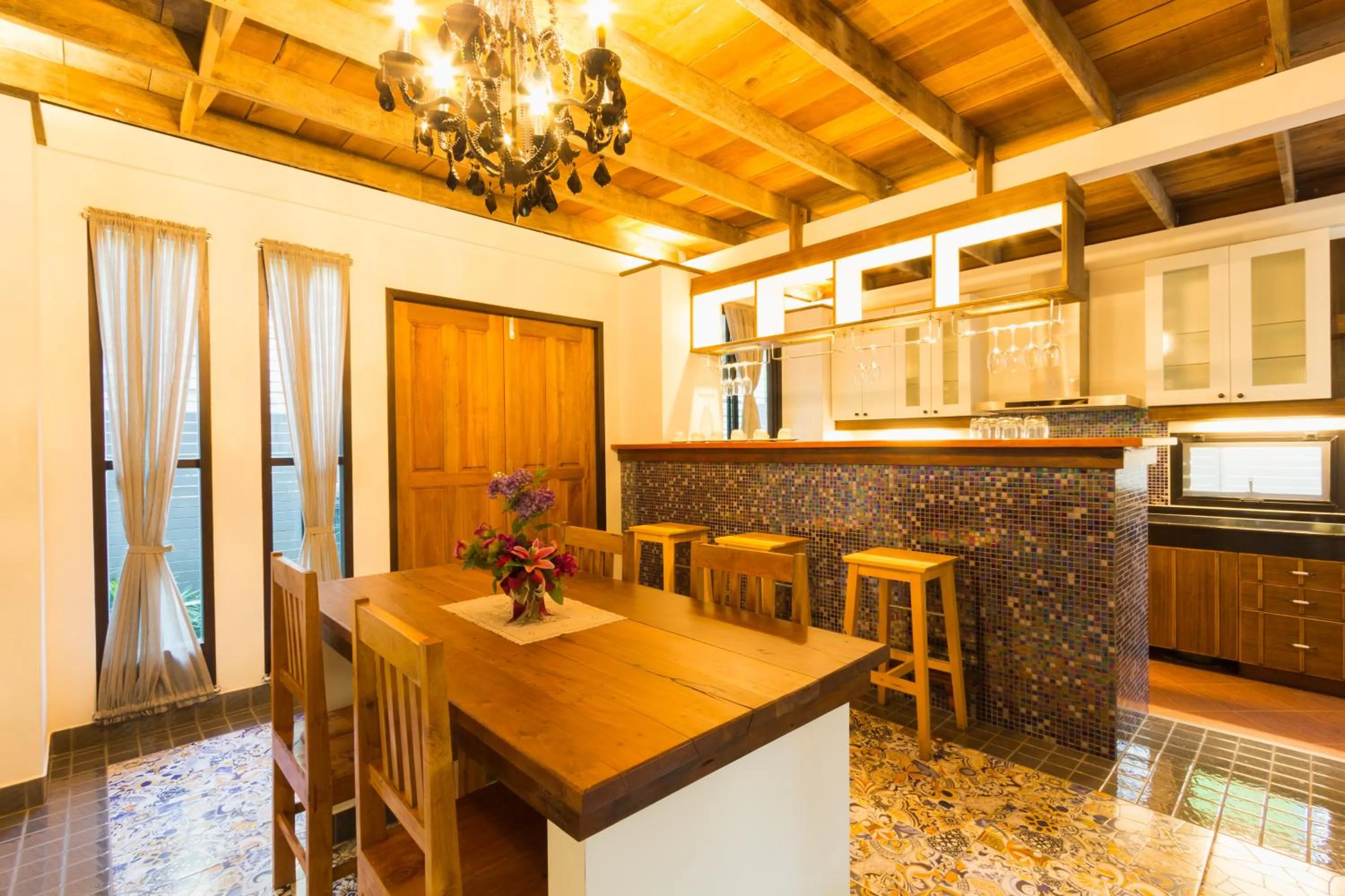 Restaurant/places to eat in Kata Tranquil Villa - SHA Plus