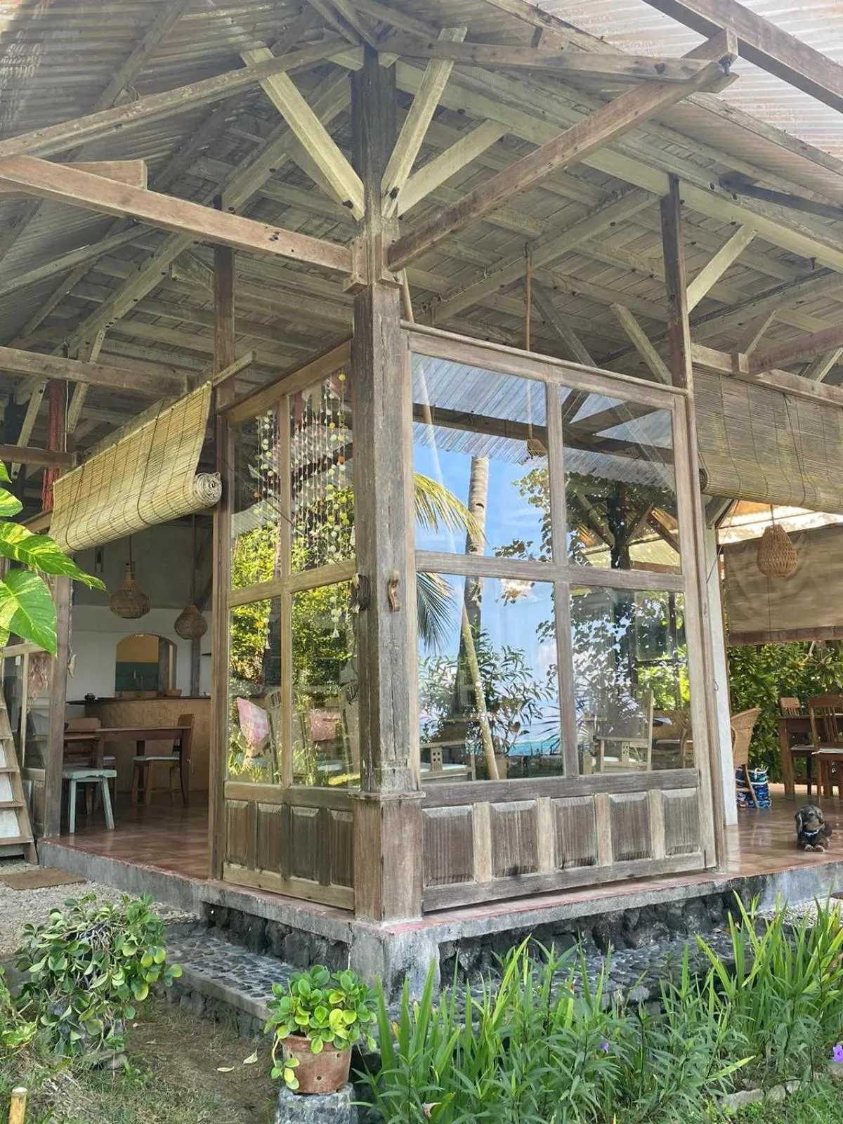 Restaurant/places to eat in Pondok Pisang Candidasa